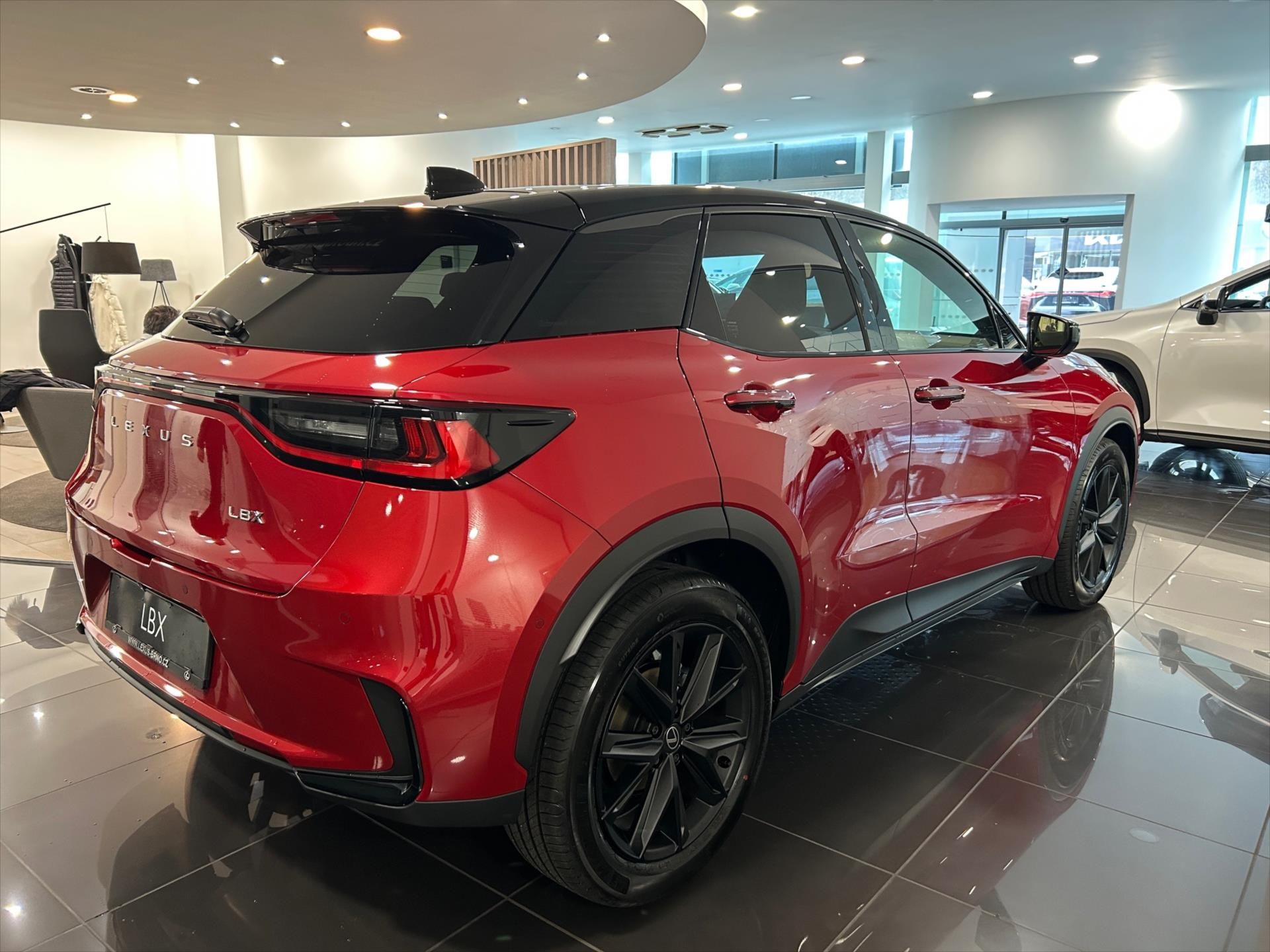 Lexus LBX, 1,5   Vibrant Edition Luxury B - fotka 5