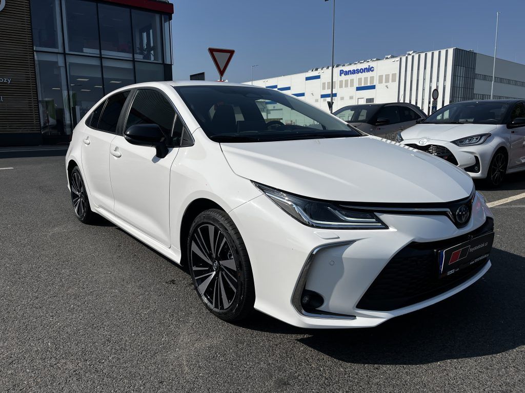 Toyota Corolla, SD 1.8 Hybrid ODBĚR 7/2026 - fotka 2