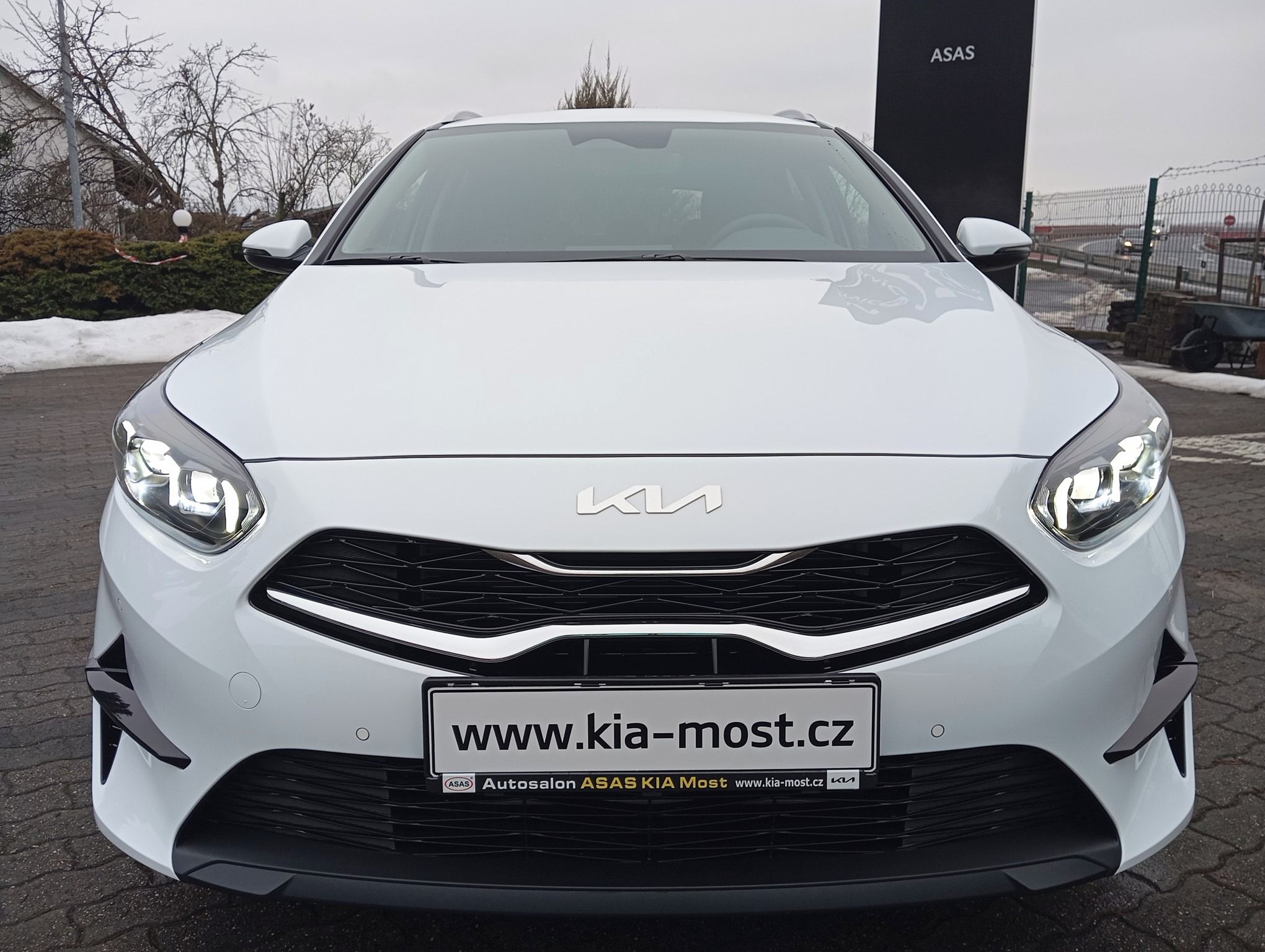 Kia Cee´d SW, 1.5 T-GDi 7DCT TOP + Business - fotka 3