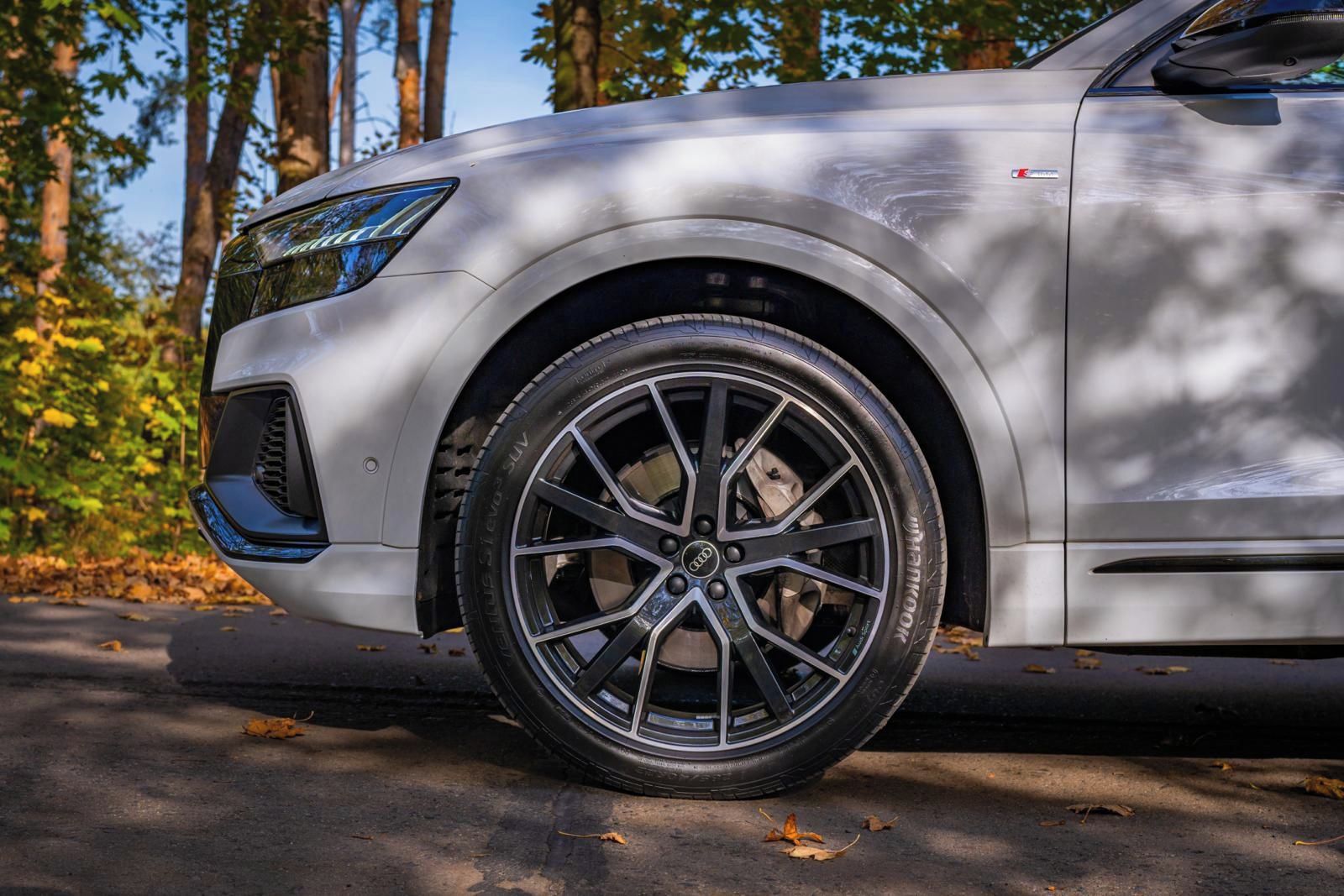 Audi Q8, AUDI Q8 55, 3.0 TFSI,TOP STAV! - fotka 5