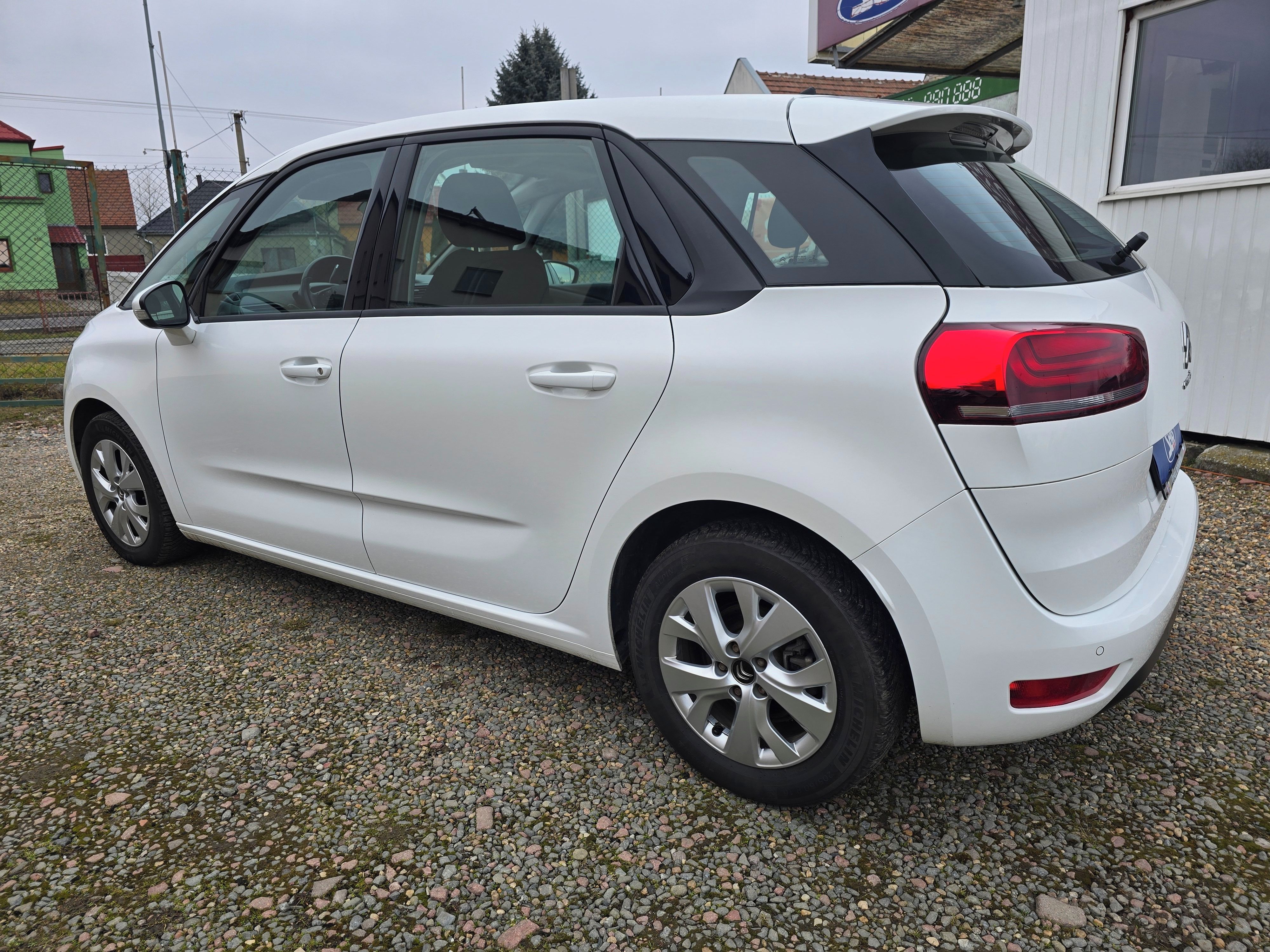 Citroën C4 SpaceTourer, 1,2i 130 S&S  AT 8°zálohováno - fotka 4