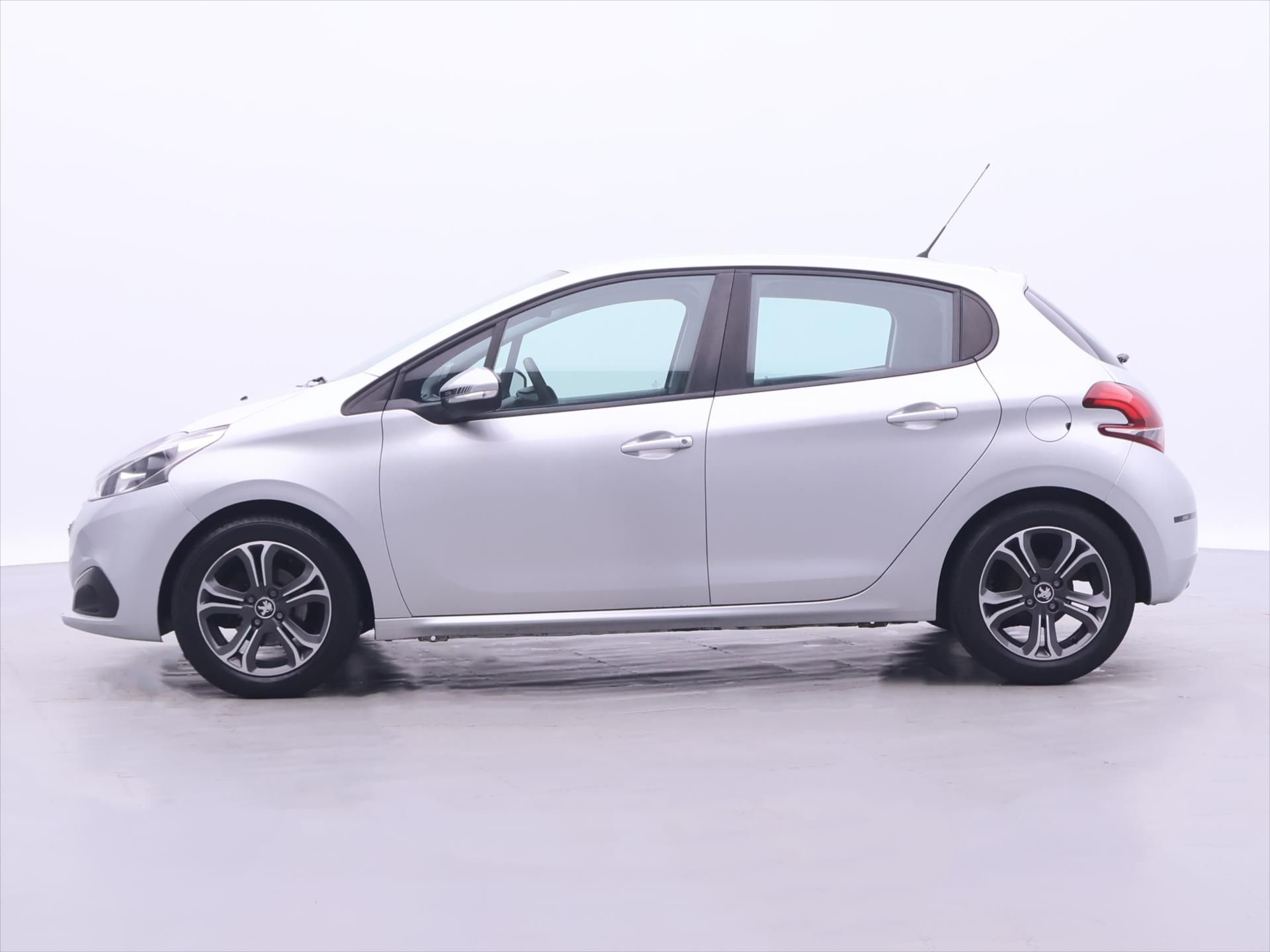 Peugeot 208, 1,2 PureTech 60kW CZ Active - fotka 4
