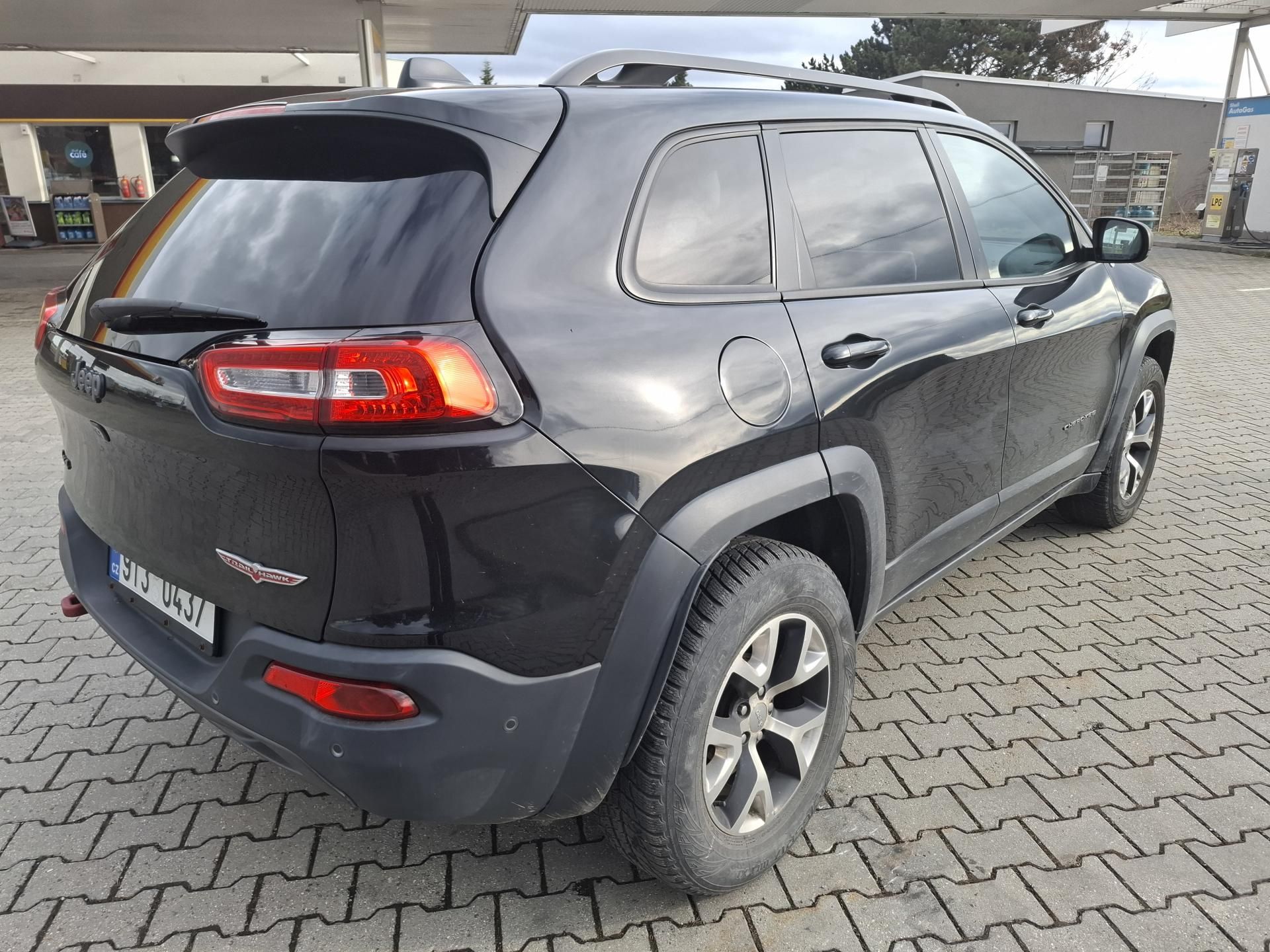 Jeep Cherokee, 3,2 L V6 TRAIL RATED - fotka 3
