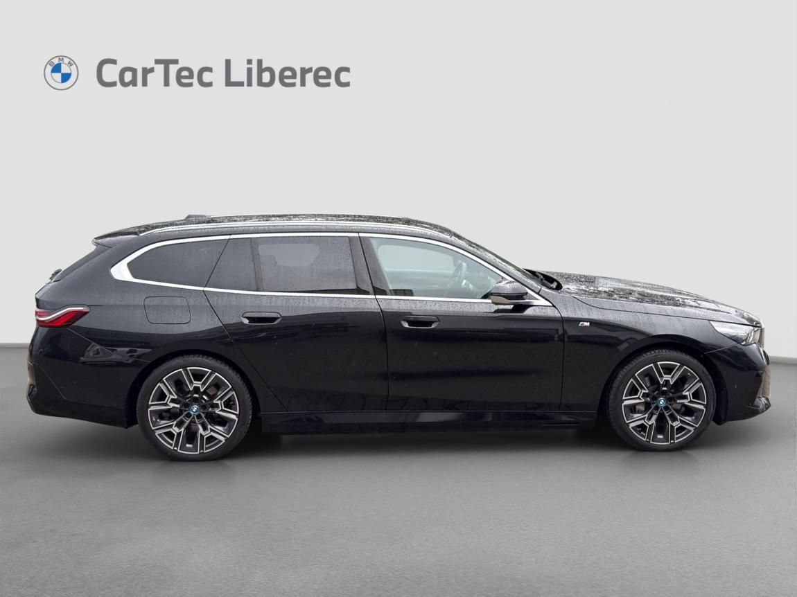 BMW i5, xDrive40 Touring - fotka 5
