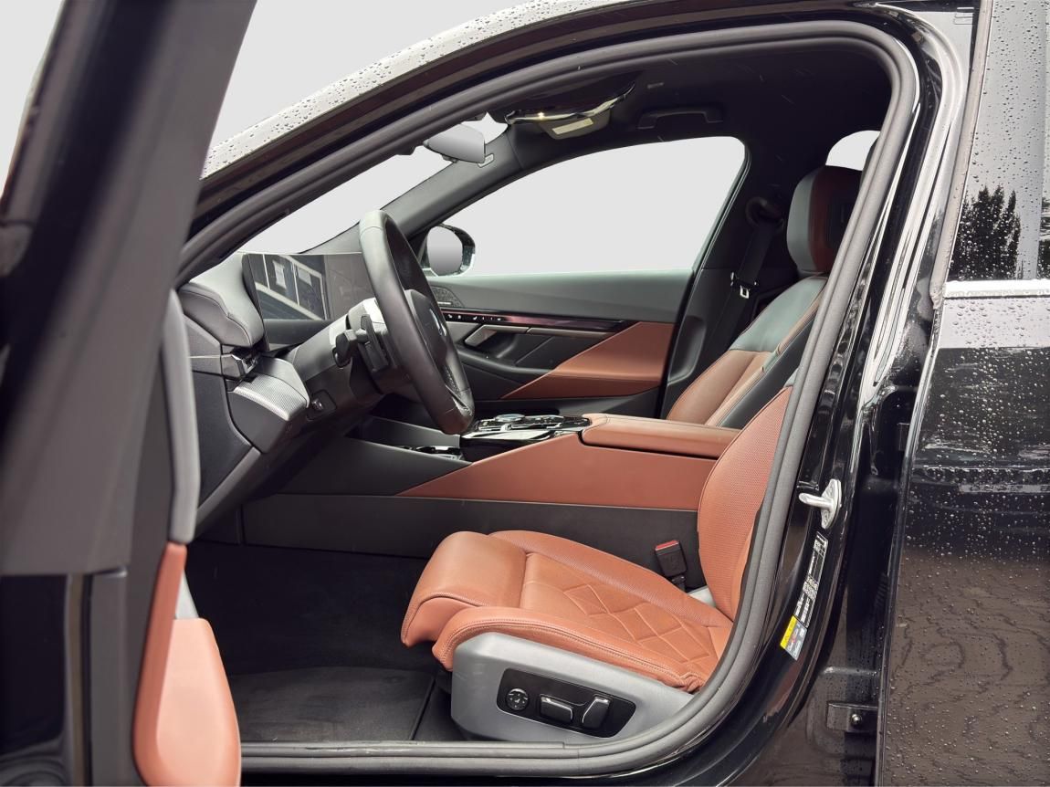 BMW i5, xDrive40 Touring - fotka 2