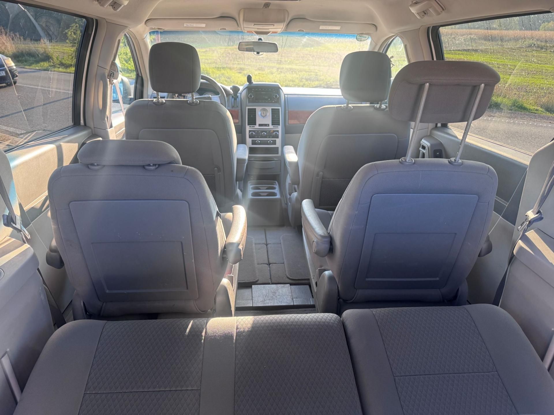 Chrysler Town & Country, 3,3 V6 RT 2009 - fotka 5