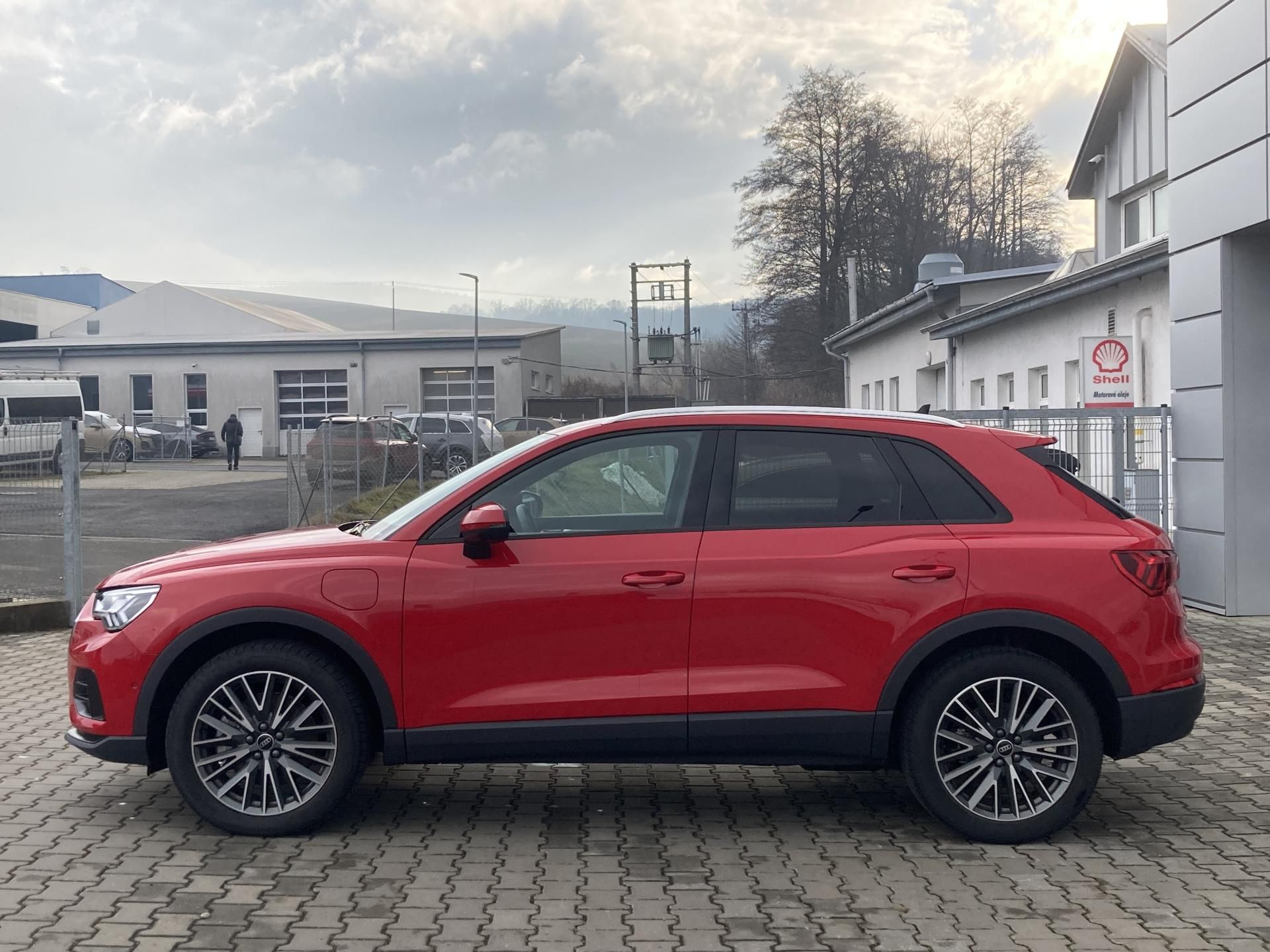Audi Q3, TFSIe - předváděcí vůz, záruka - fotka 2