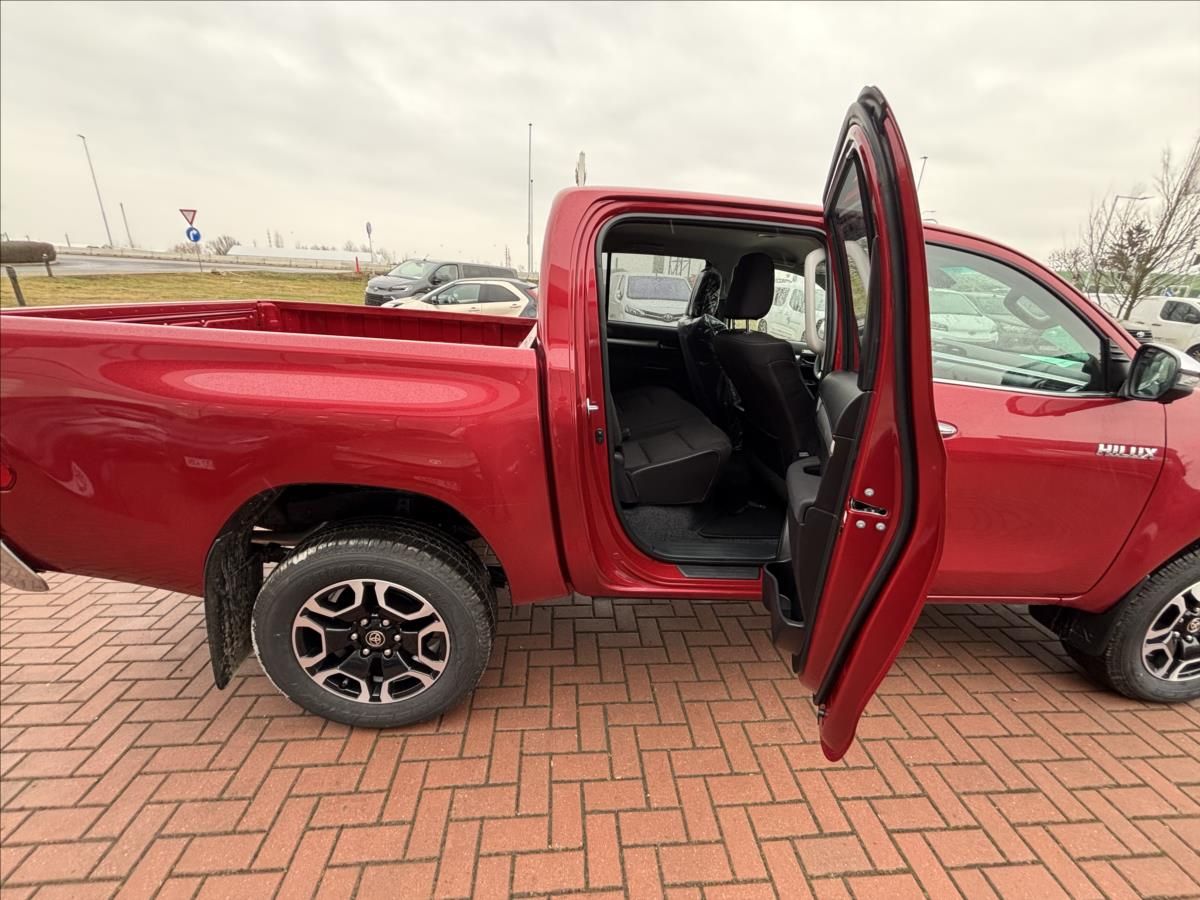 Toyota Hilux, 2,8   EXECUTIVE - fotka 6