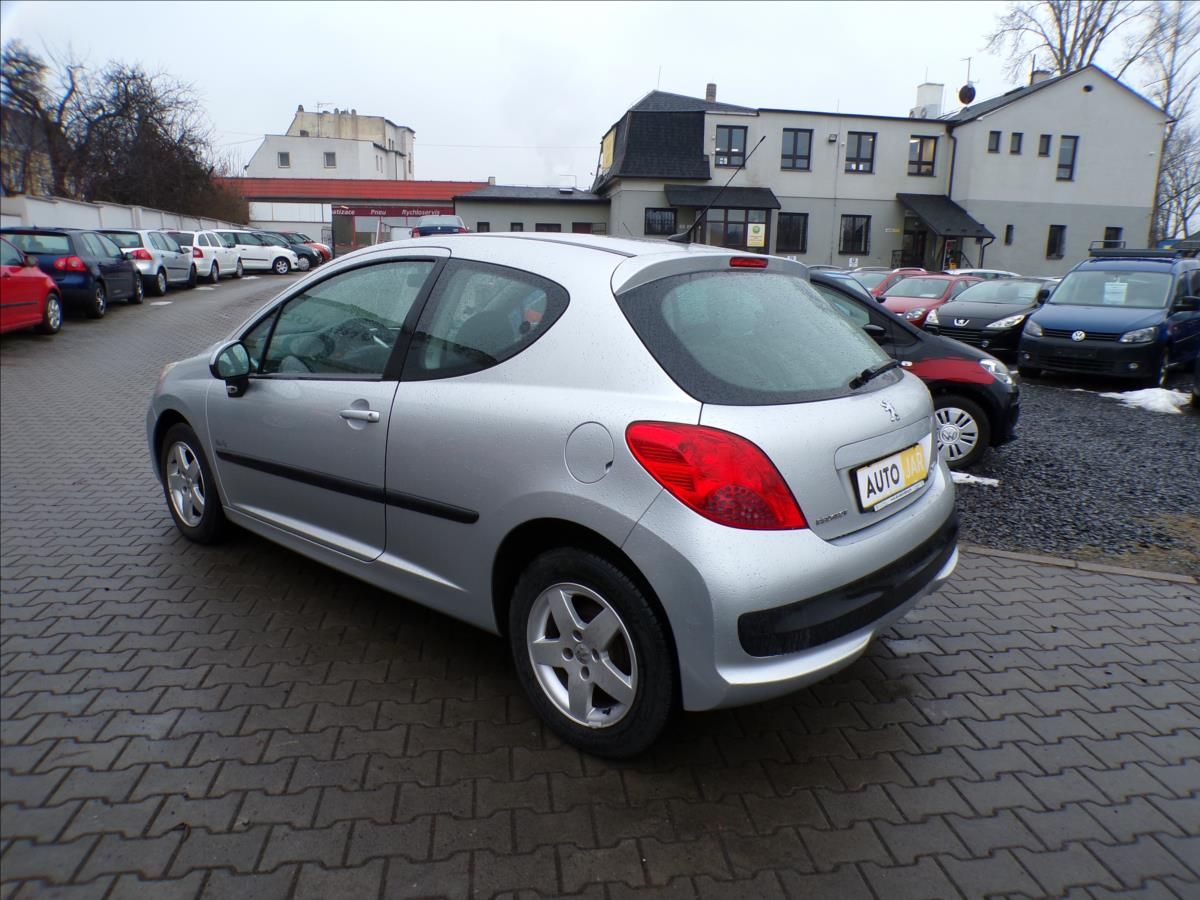 Peugeot 207, 1,4 16V  KLIMA - fotka 4