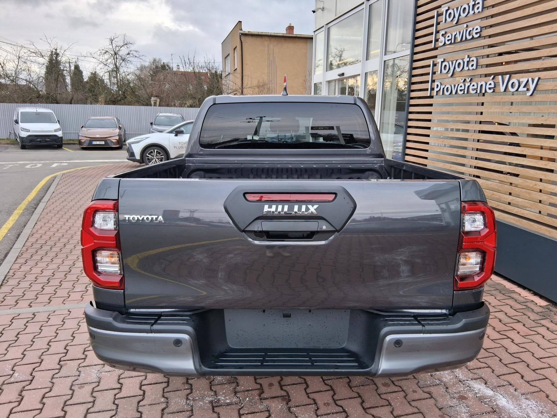 Toyota Hilux, 2,8D-4D 205K INVINCIBLE - fotka 5