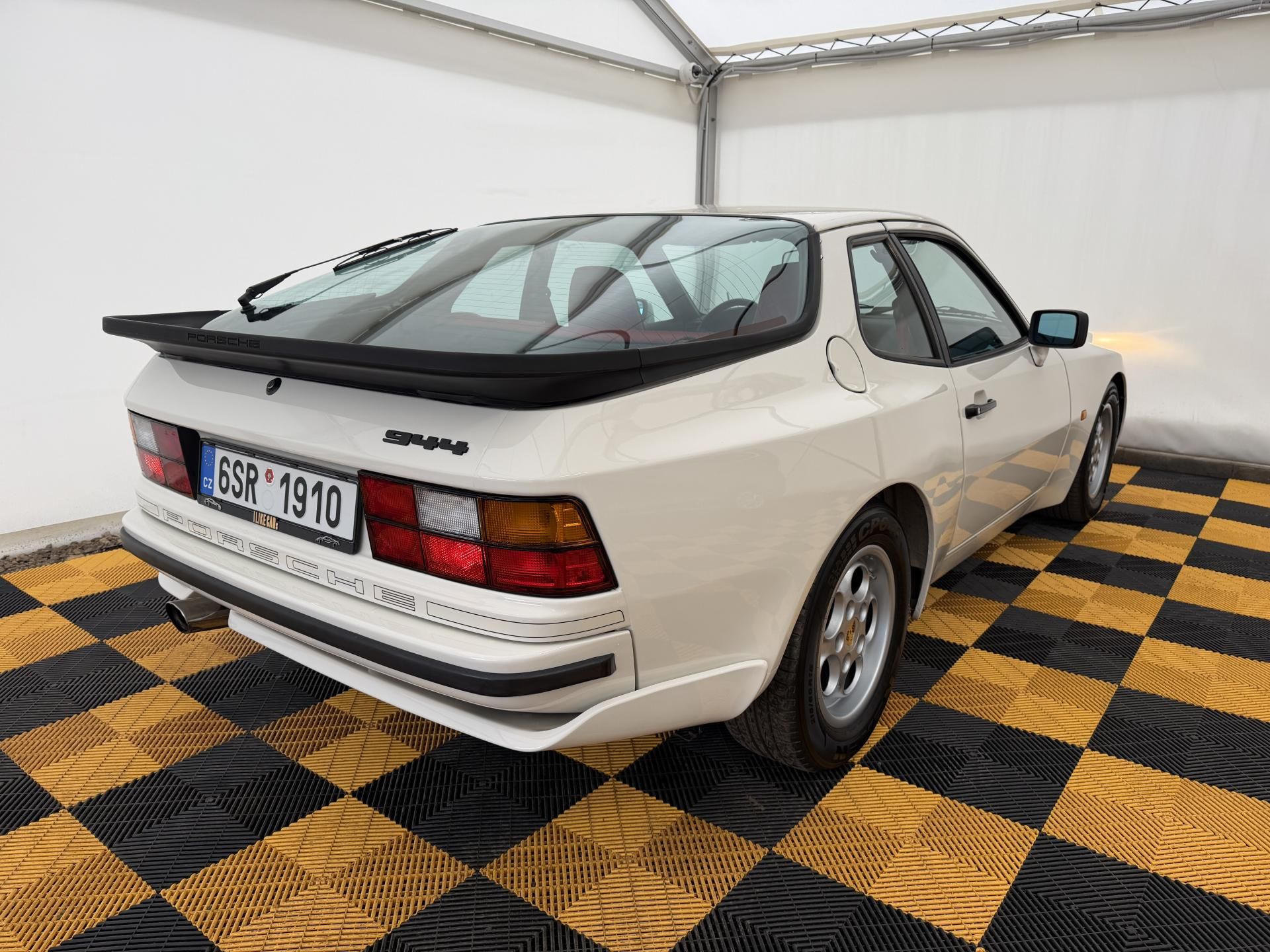 Porsche 944 - fotka 5