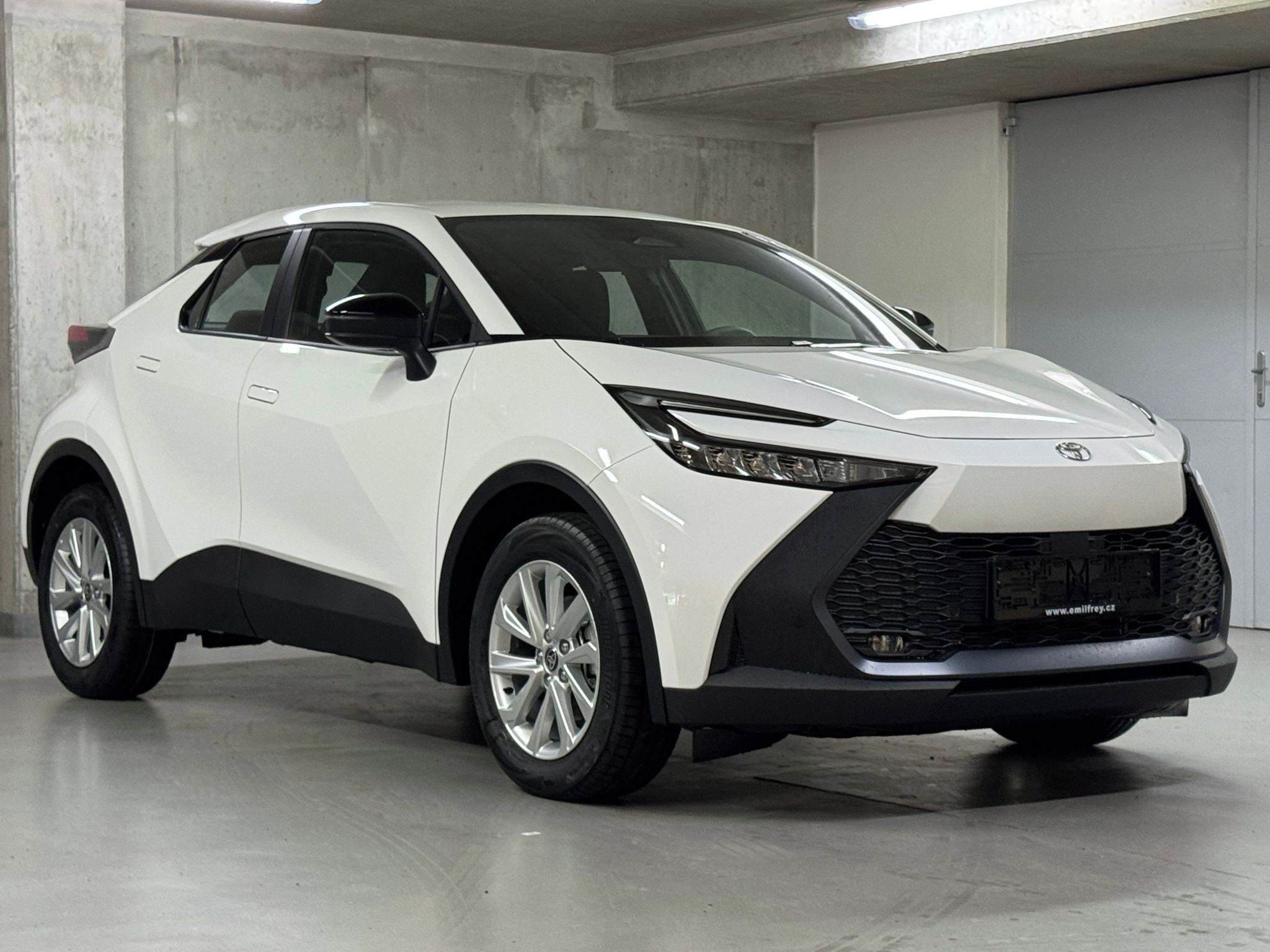 Toyota C-HR, Comfort Business 1.8 Hybrid - fotka 3