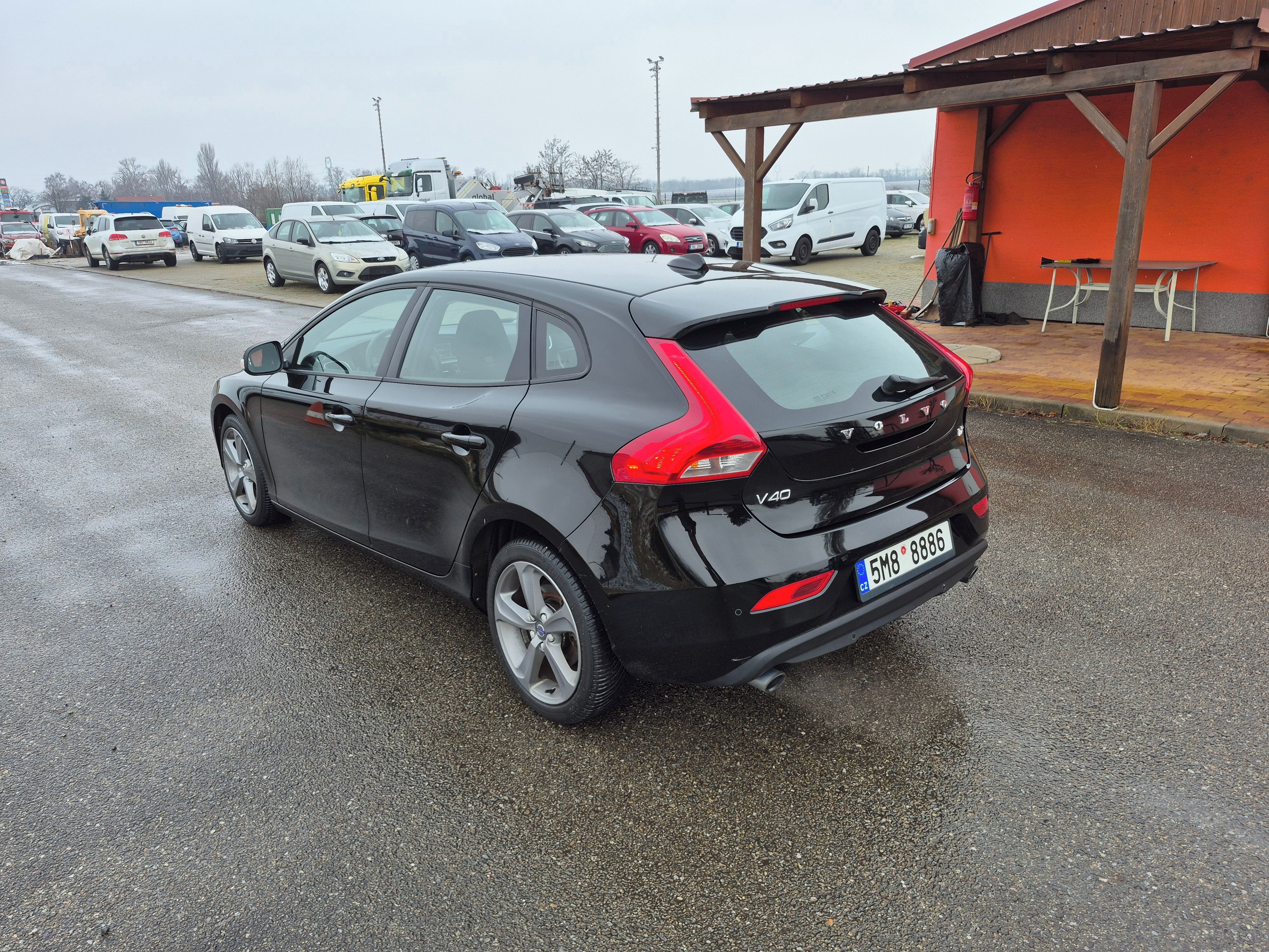 Volvo V40, 1,6i, 88kW, T2, ČR - fotka 4