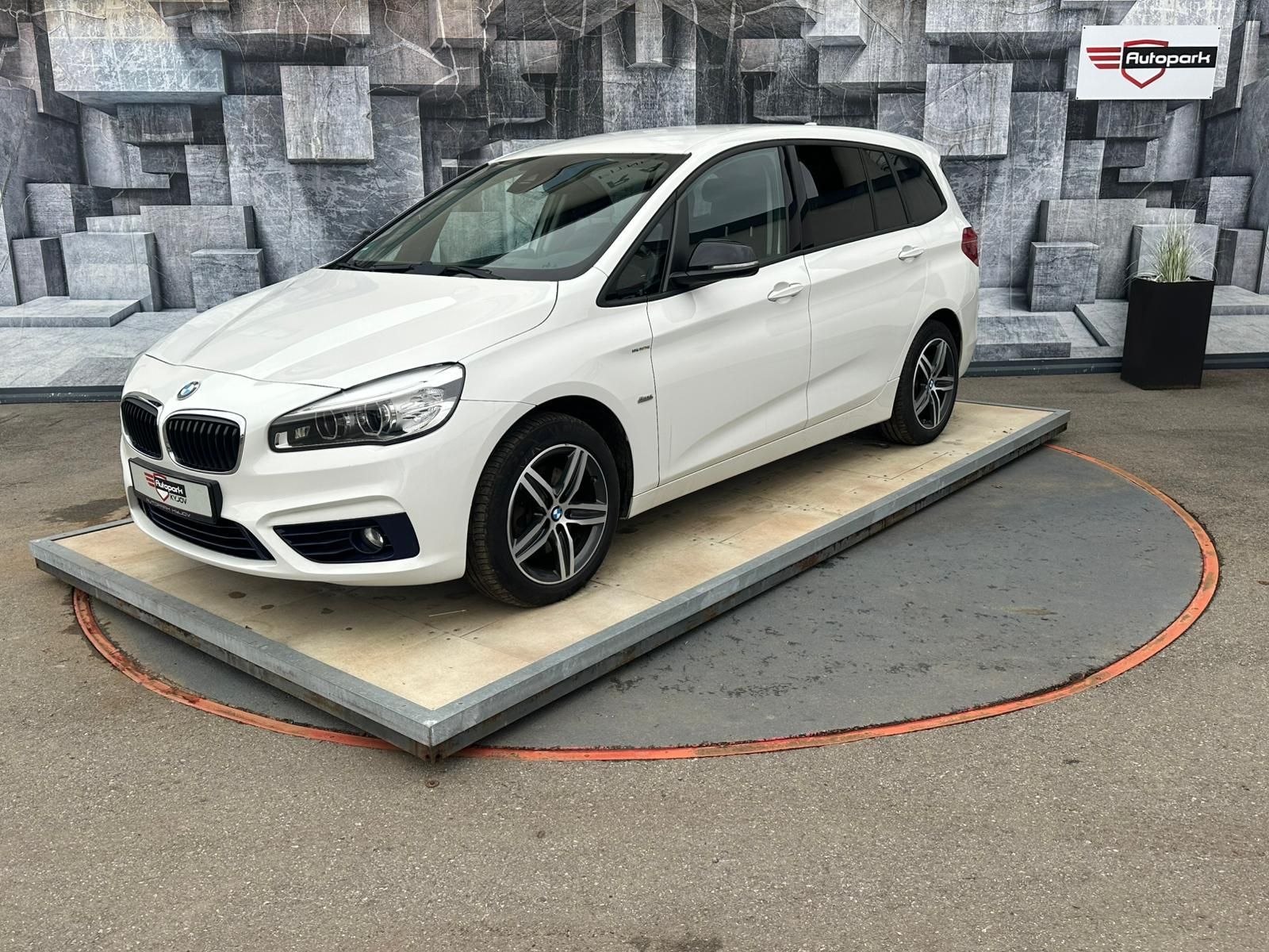BMW Řada 2, 218D GT,110KW,VYH.SED., Z.PNEU - fotka 3