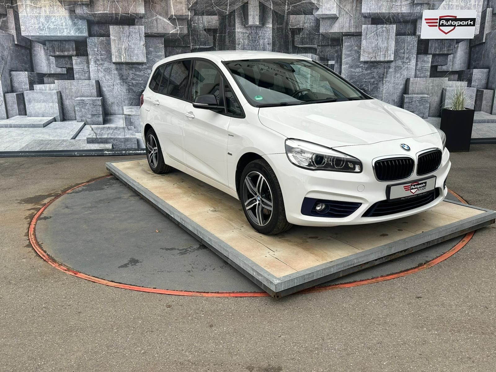 BMW Řada 2, 218D GT,110KW,VYH.SED., Z.PNEU