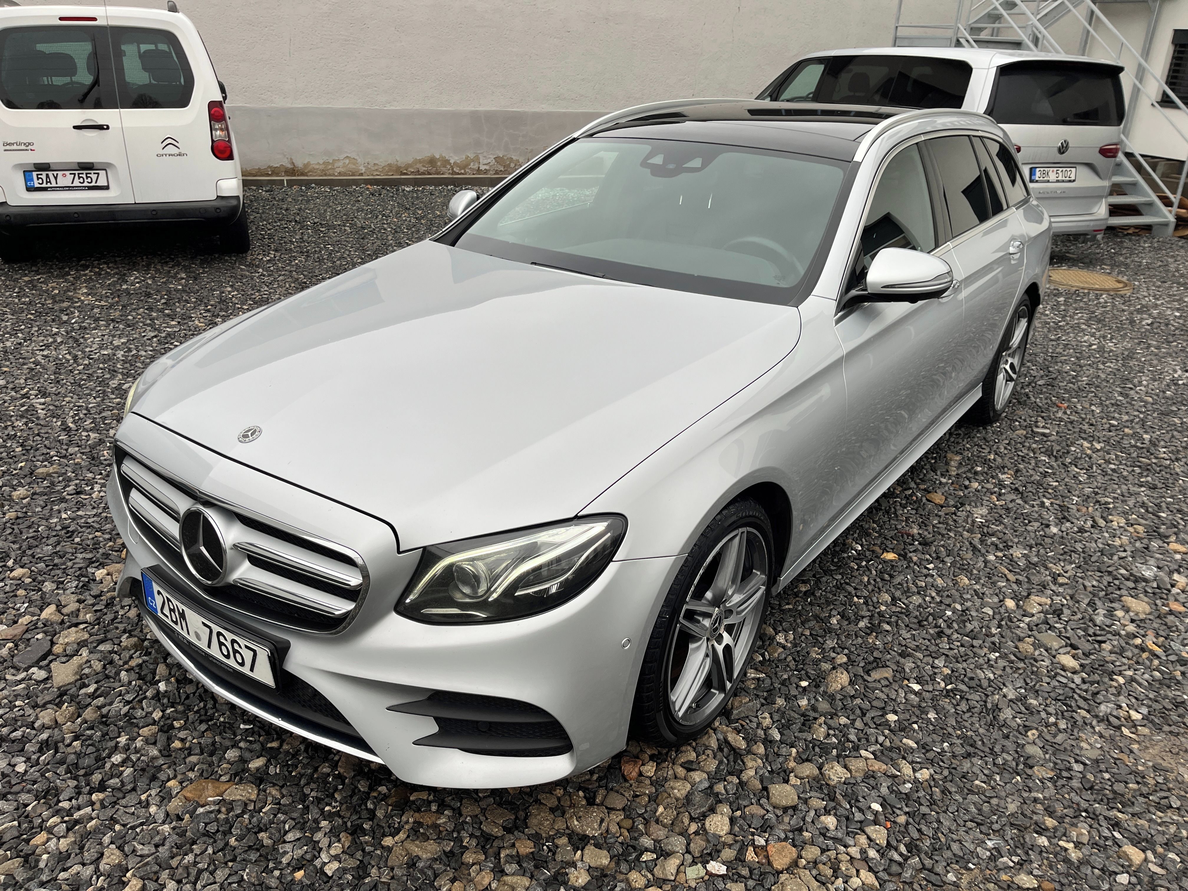 Mercedes-Benz Třídy E, E400D 4Matic AMG - fotka 6