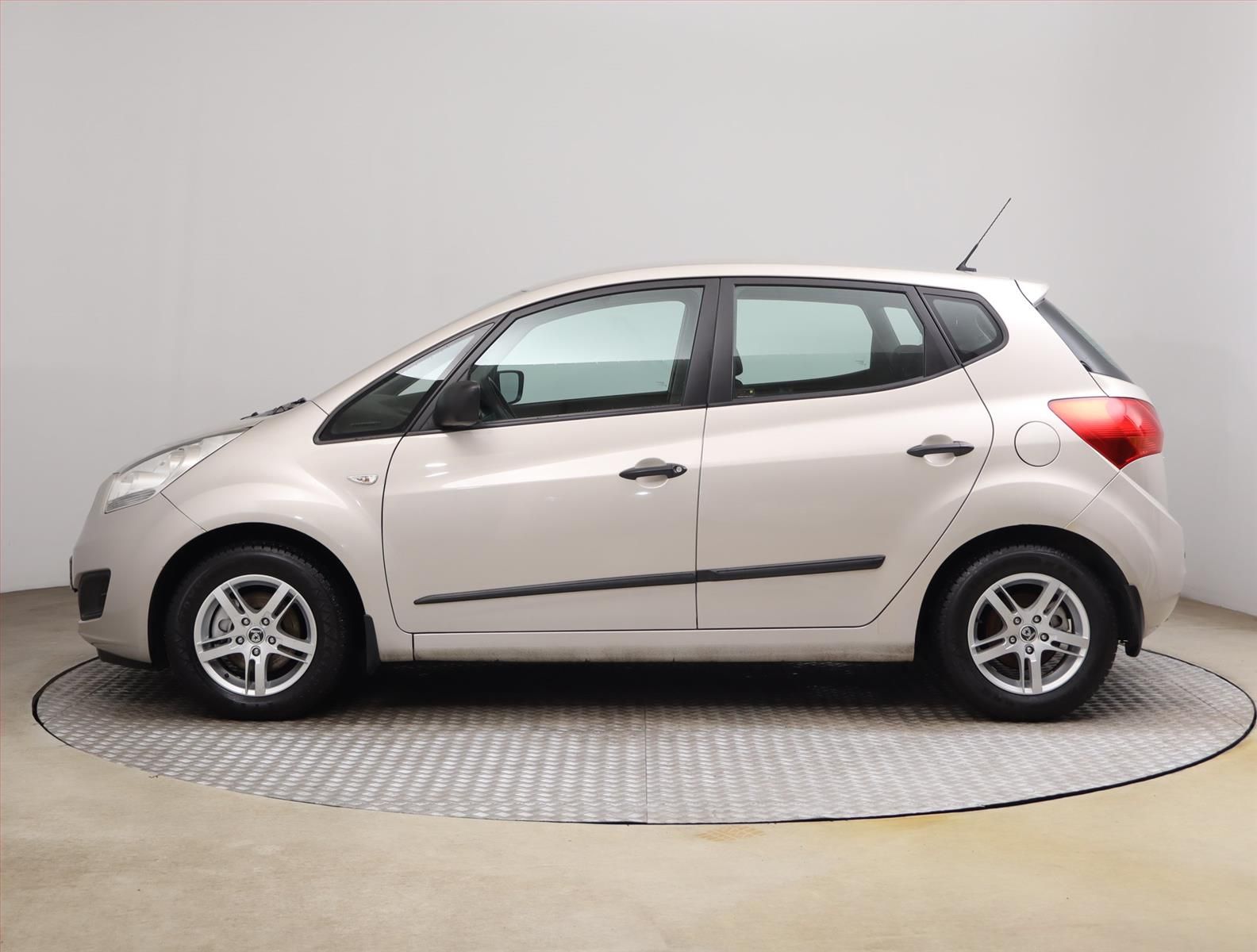 Kia Venga, 1.4 CRDi, NOVÁ CENA, ČR,1.maj - fotka 3