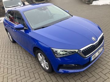 1.0TSI STYLE KESSY VÝHŘEV SED.