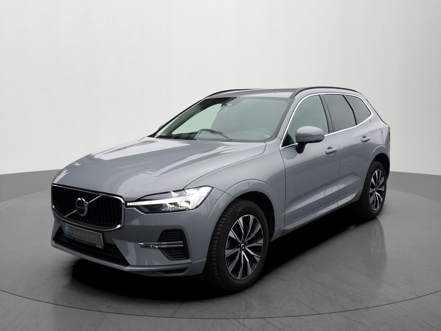 Volvo XC60, B4 145kW AWD LED Kamera DPH