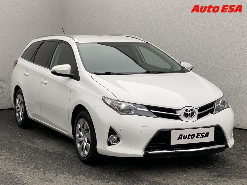 Toyota Auris, 1.6,AC,park.asist,+kola