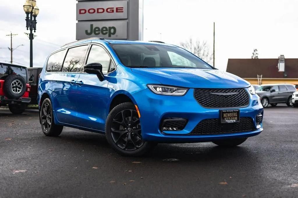 Chrysler Pacifica, 100th Anniversary AWD