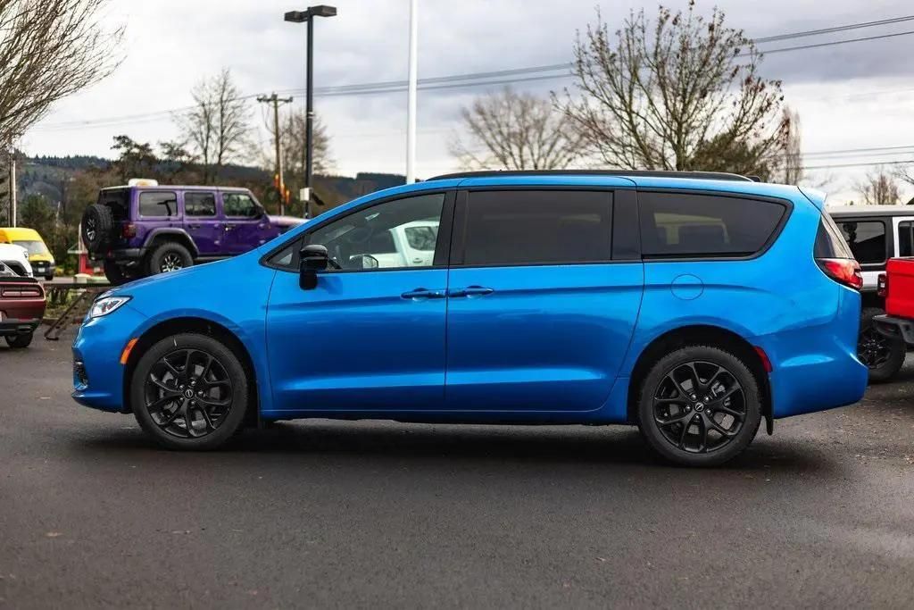 Chrysler Pacifica, 100th Anniversary AWD - fotka 4