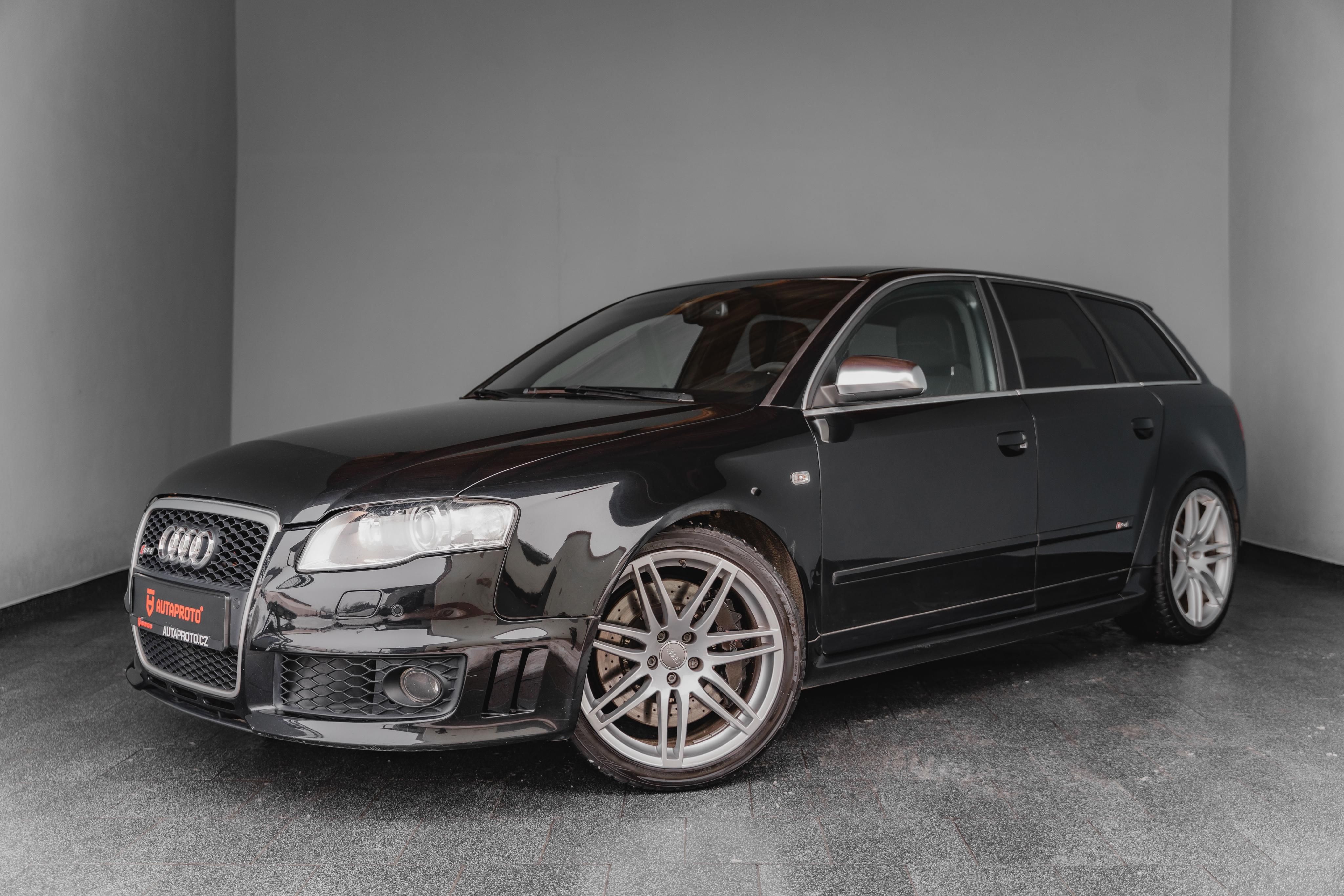 Audi RS4 Avant, 4.2-V8-309kW-Quattro-R19