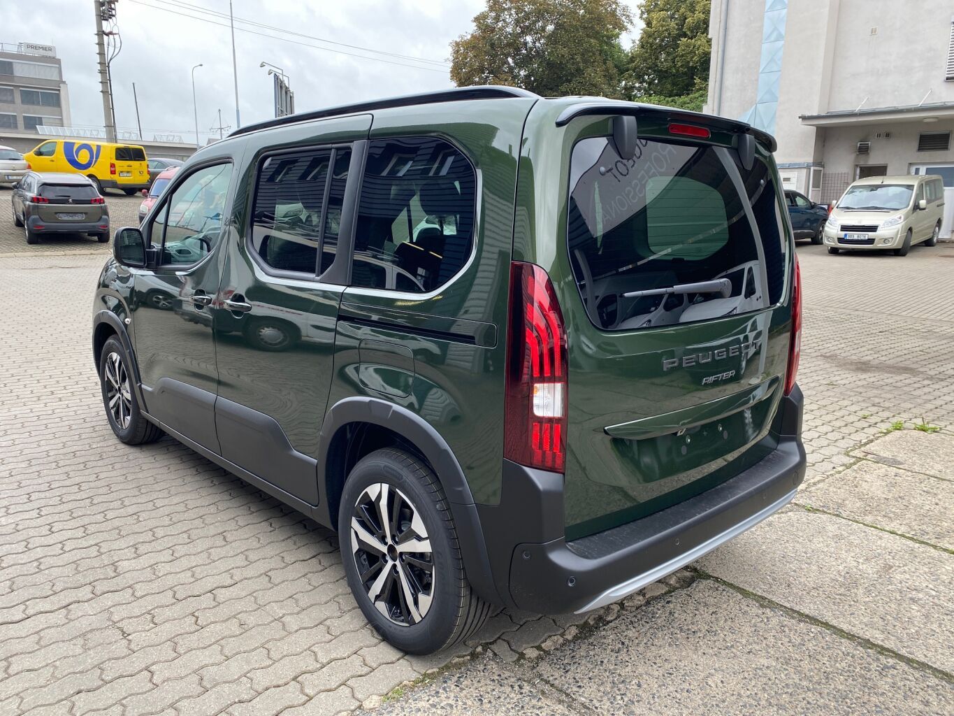 Peugeot Rifter, GT BlueHDi 130 EAT8 - 7089 - fotka 5
