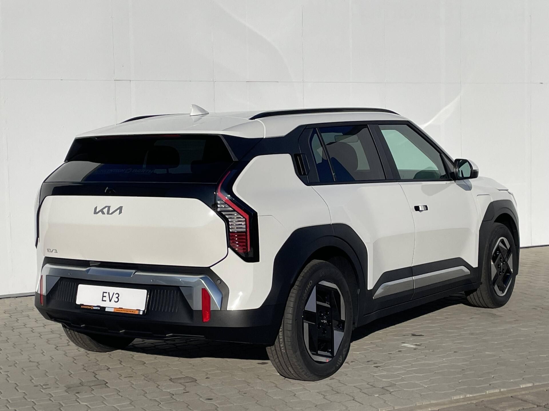 Kia EV3, EARTH 81,4 kWh - fotka 2