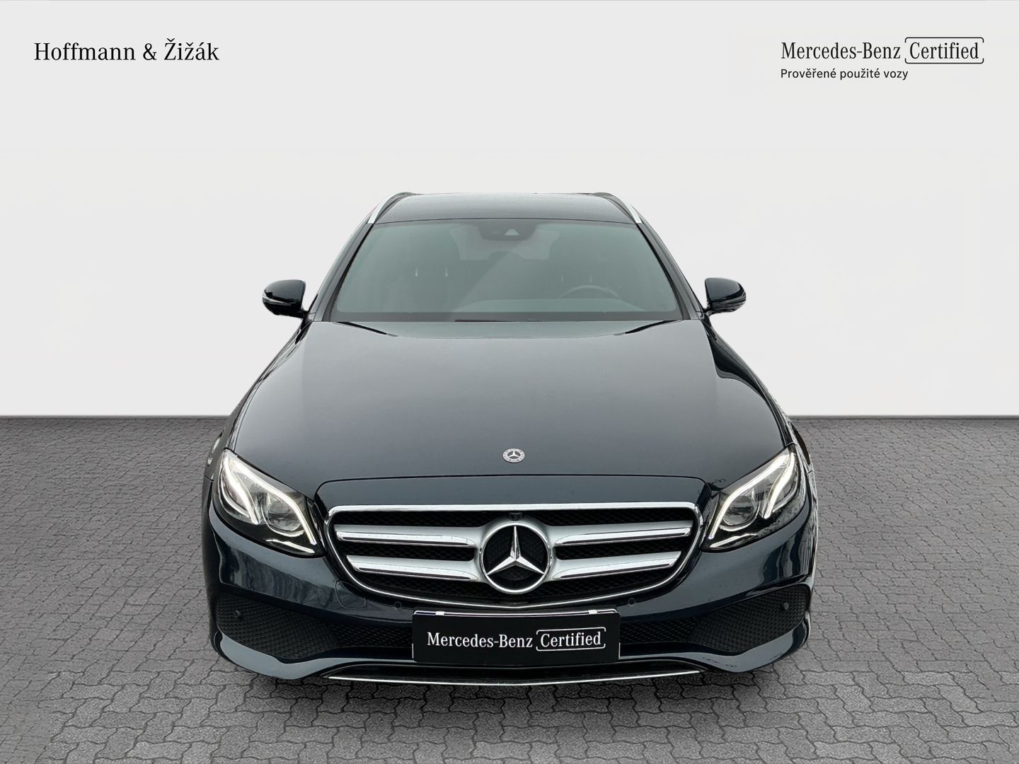 Mercedes-Benz Třídy E, 220 d AVANTGARDE 4MATIC - fotka 2