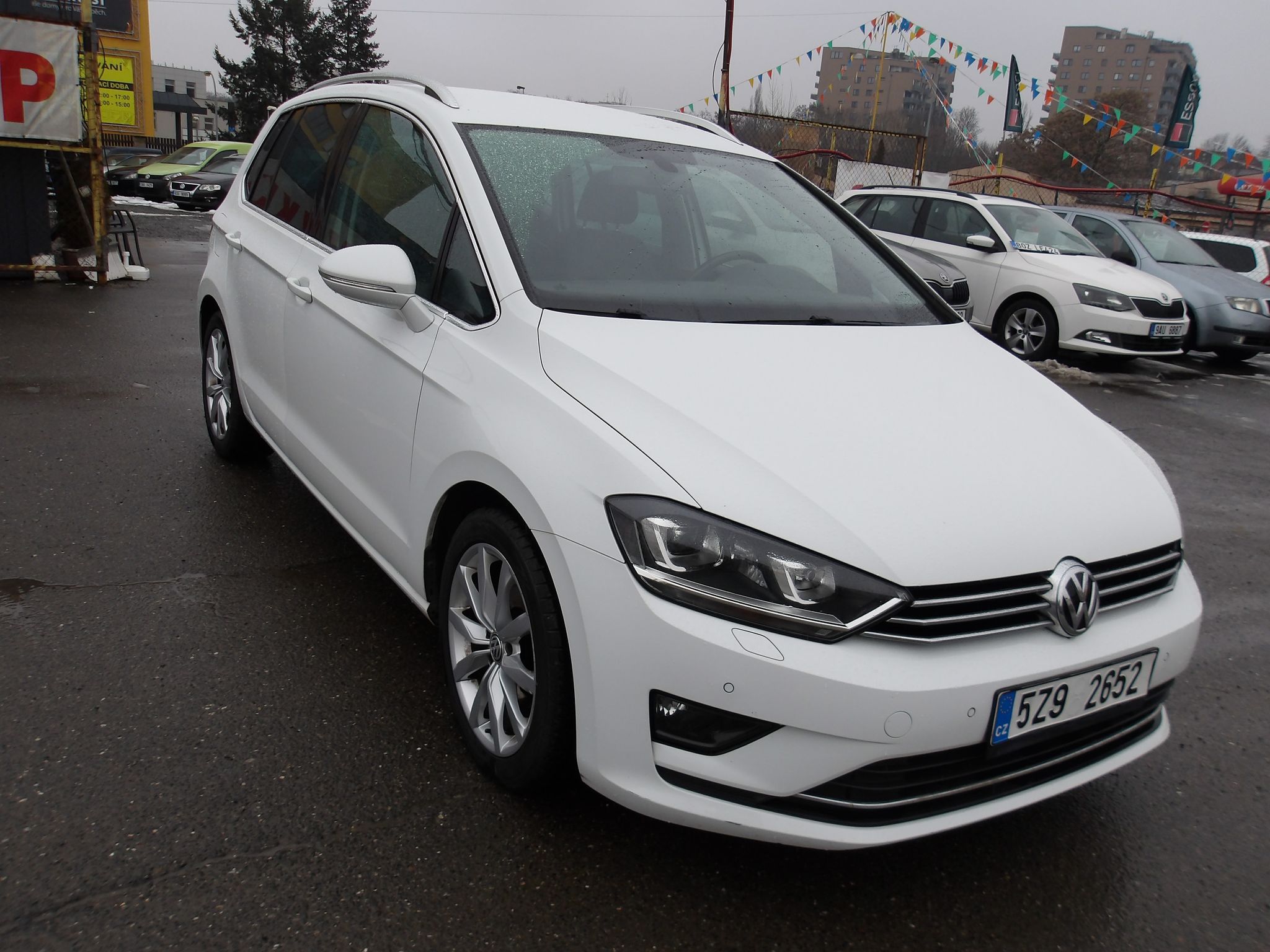 Volkswagen Touran, 2,0TDi ČR  AUT.DSG ! Serv.kn! - fotka 5