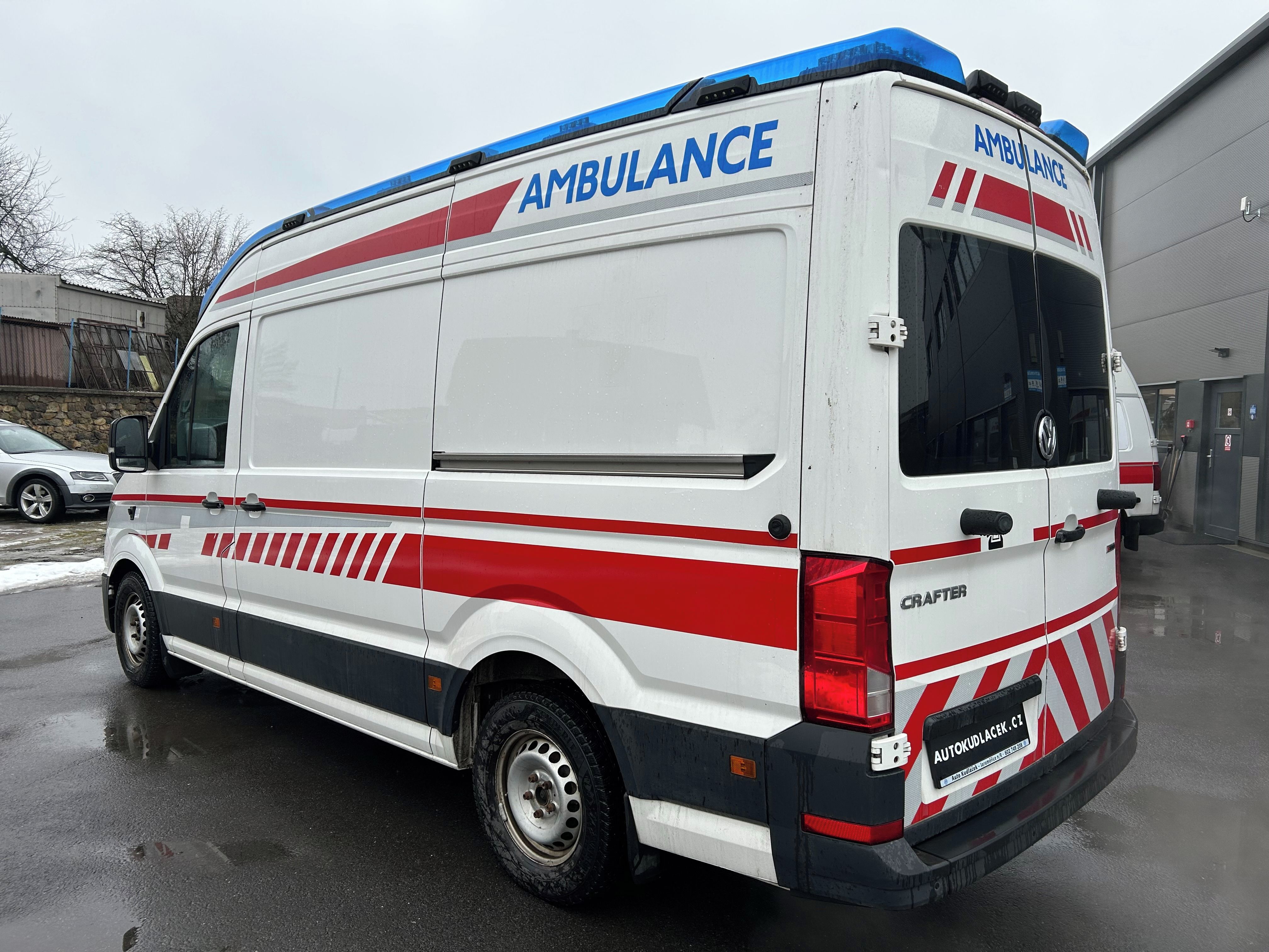 Volkswagen, Crafter 2.0TDI Sanitní vůz 4x4 - fotka 4