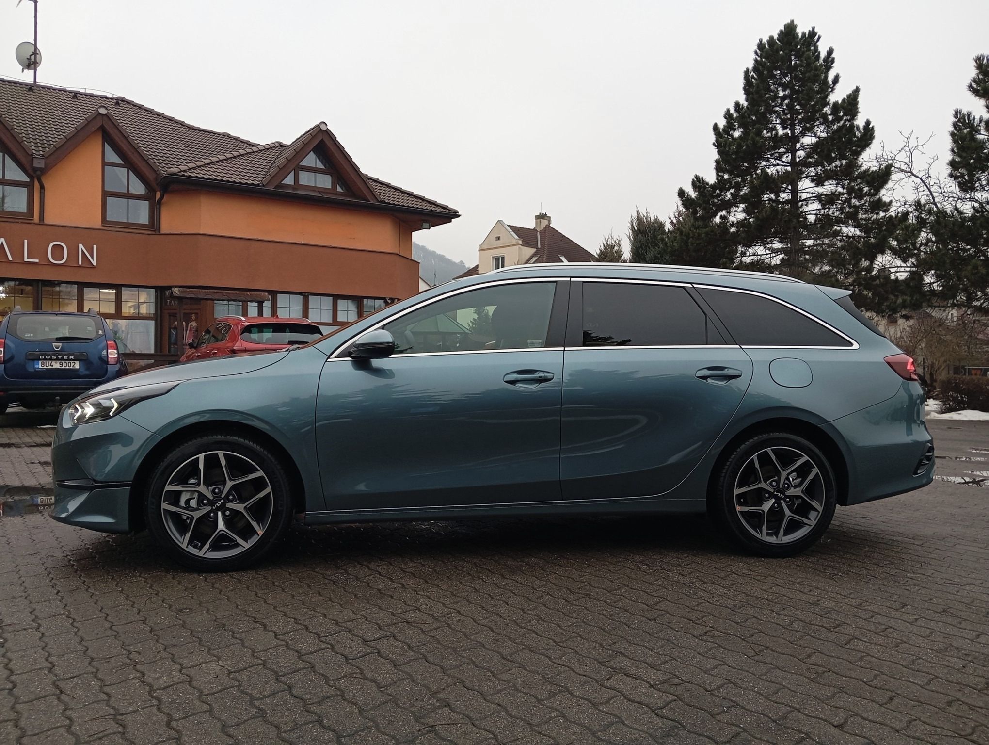 Kia Cee´d SW, 1.5 T-GDi 7DCT TOP + Business - fotka 2