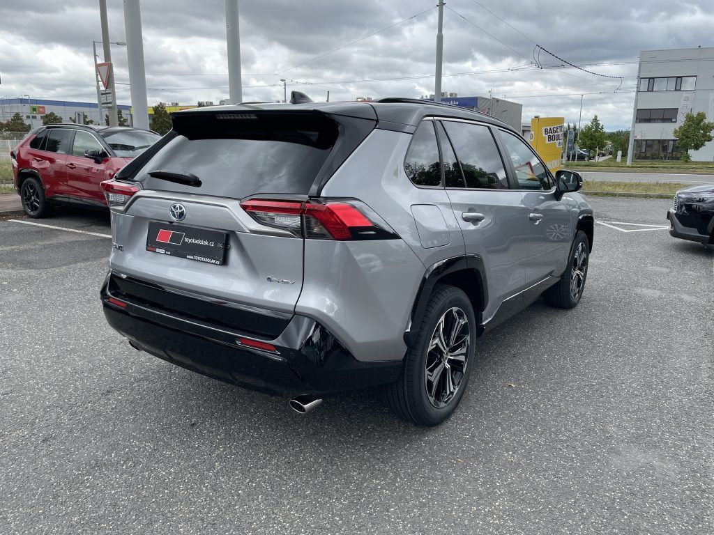 Toyota Rav4, 2.5 Plug-in Hybrid ODBĚR 7/26 - fotka 3