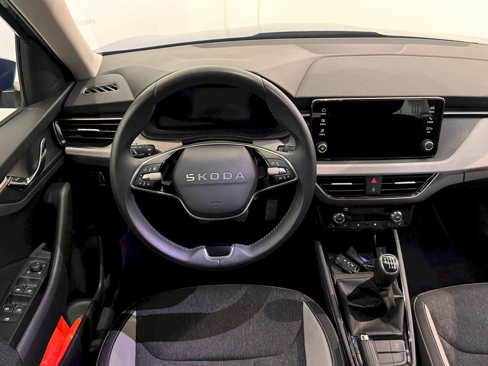 Škoda Kamiq, 1.0 TSI 85 kW M6F Top Selectio - fotka 5