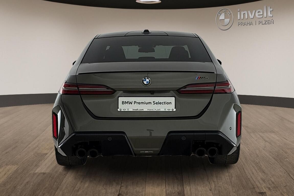 BMW M5, Sedan - fotka 4