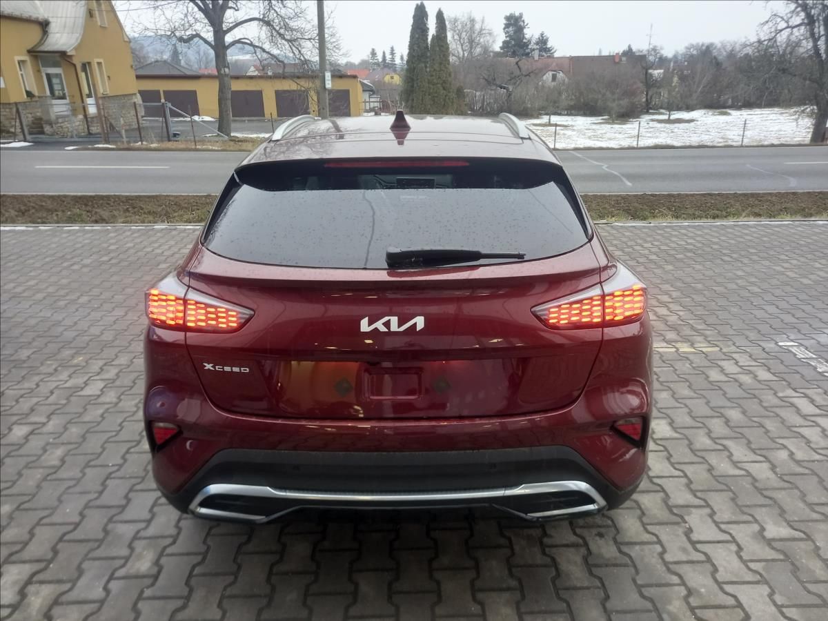 Kia XCee´d, 1,6 T-GDi 7DCT STEEL EDITION - fotka 4