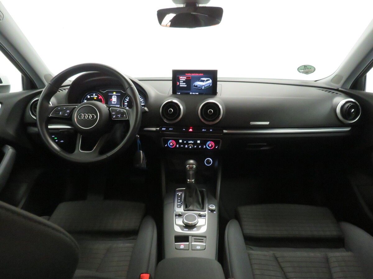 Audi A3, 1.6 TDI 85 kW DSG Sportback - fotka 5
