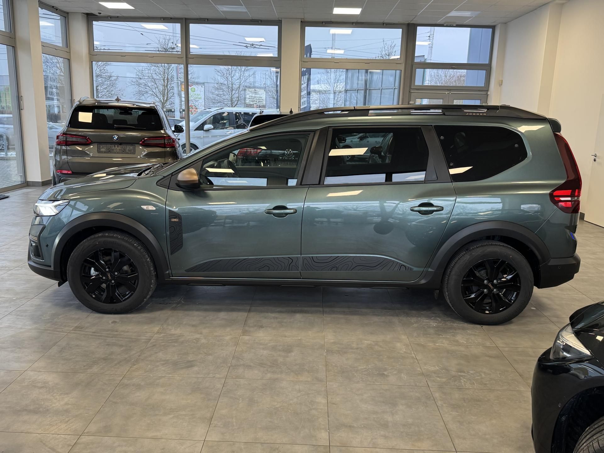Dacia Jogger, 1,6EXTREME HYBRID 7.MÍST TAŽNÉ - fotka 4