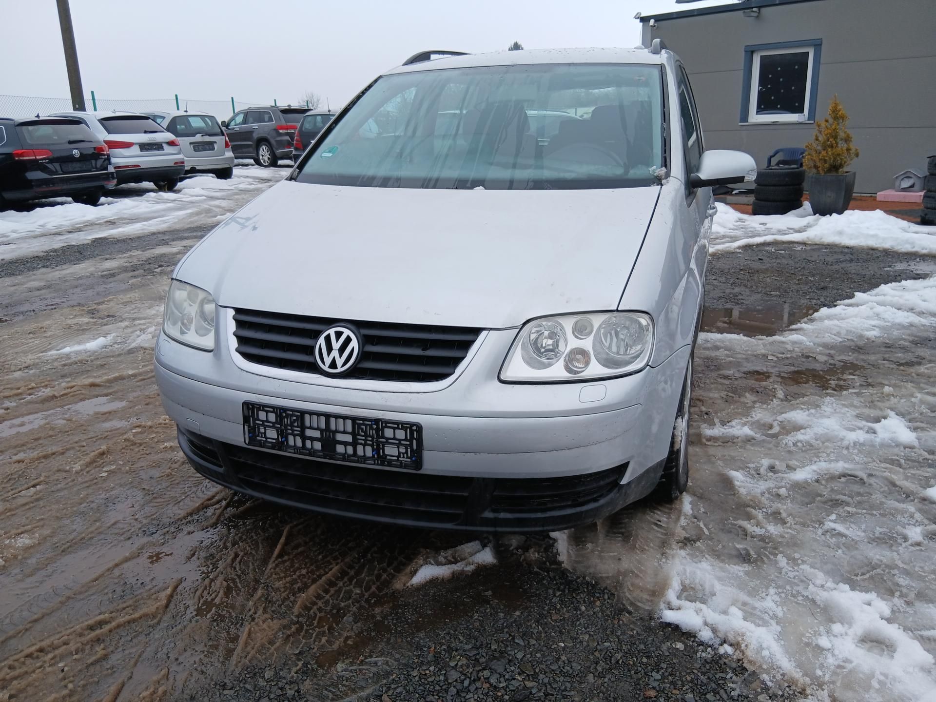 Volkswagen Touran, 1.6 FSI, ALU - fotka 3