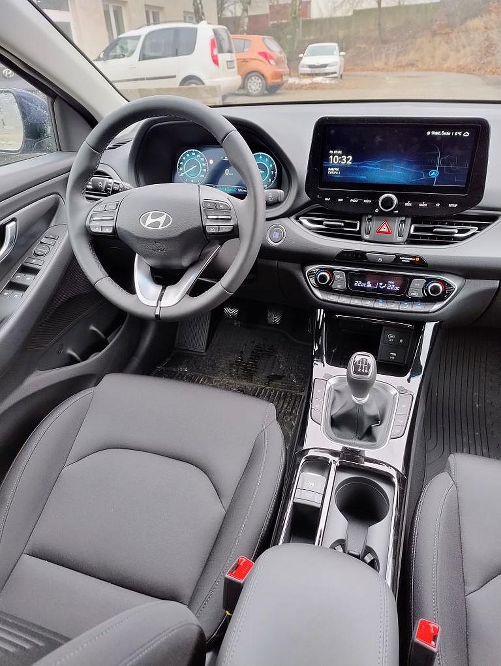 Hyundai i30, 1,5I STYLE MT - fotka 6