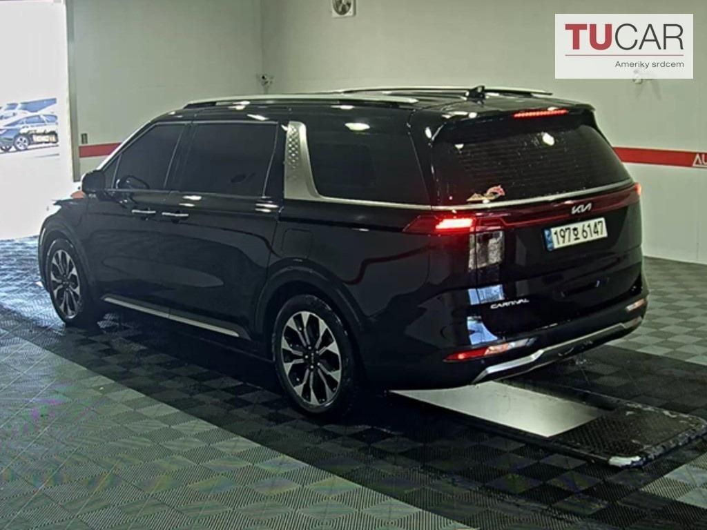 Kia Carnival, 2.2 Diesel Automat 6+3 místa - fotka 3