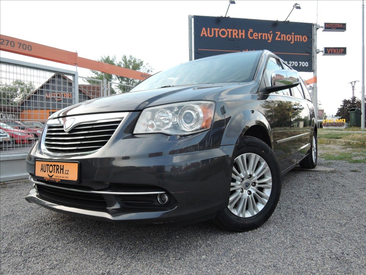 Lancia Voyager, 2,8 CRD Aut. StownGo NAVI Kůže