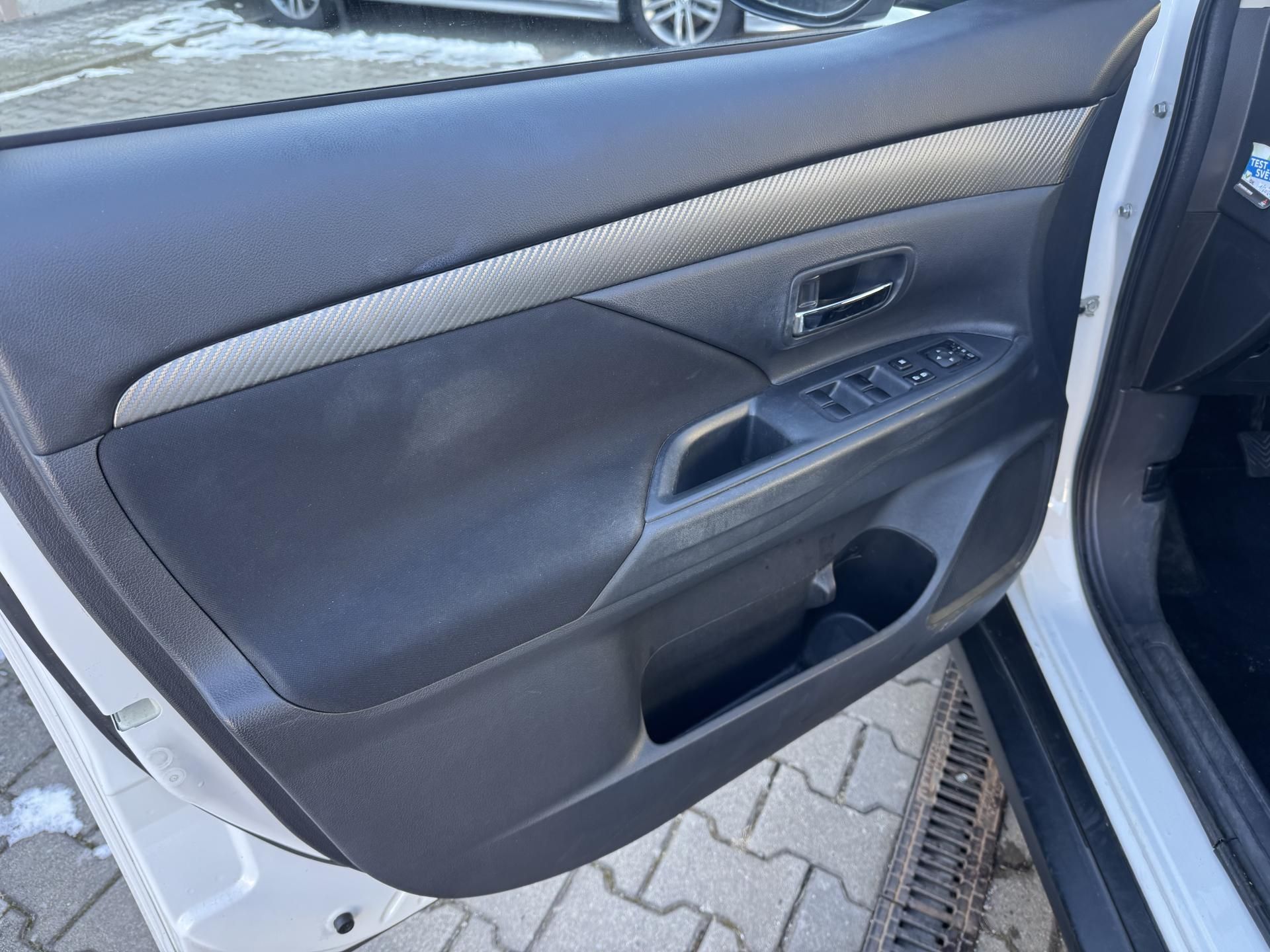 Mitsubishi Outlander, 2,2Di-D, ČR, 1.MAJ.,DPH - fotka 6