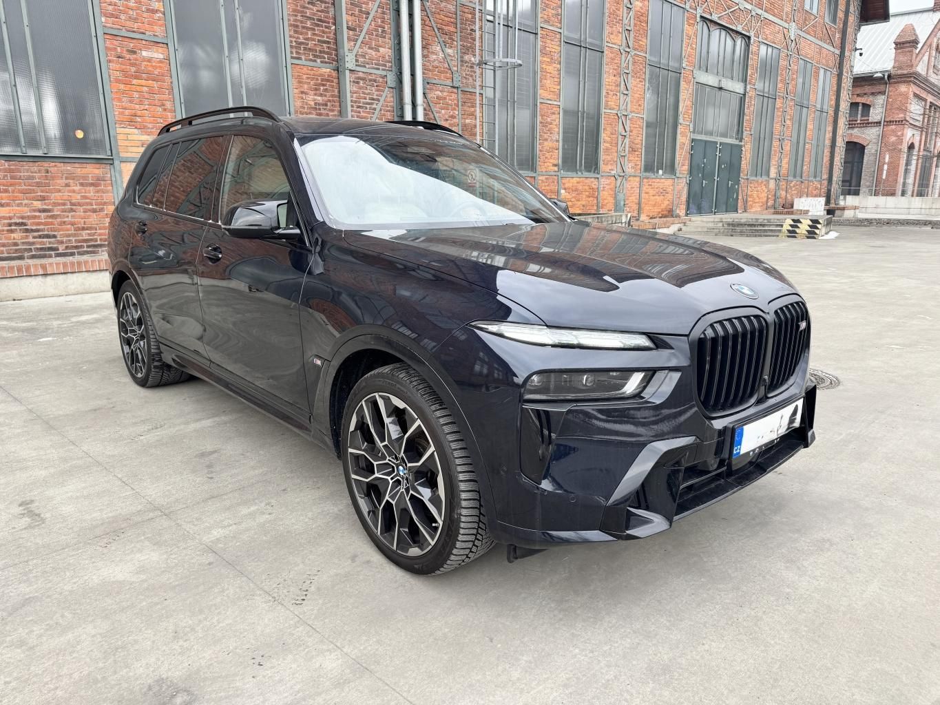 BMW X7, M60i xD 390 KW, TAŽNÉ - fotka 2