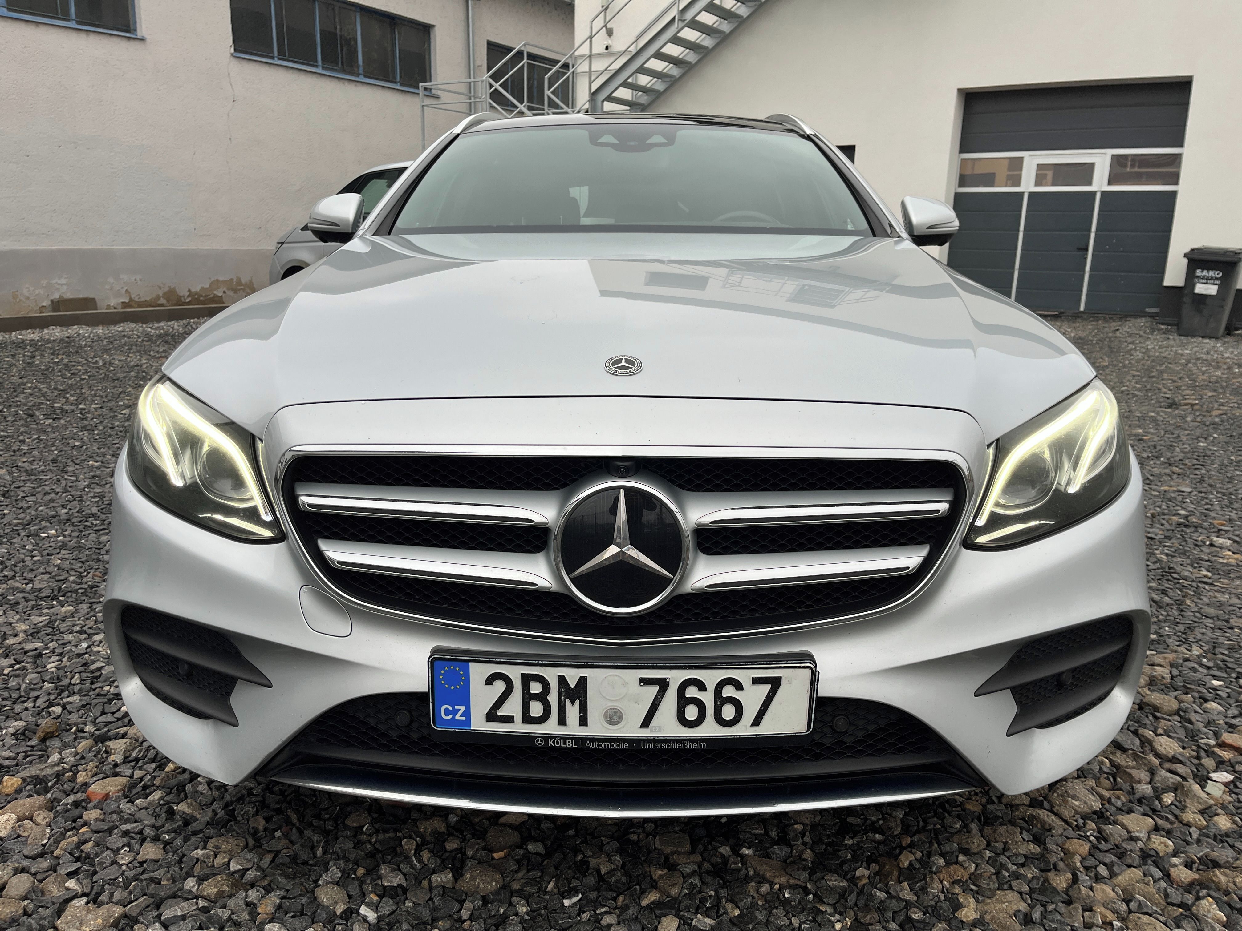 Mercedes-Benz Třídy E, E400D 4Matic AMG - fotka 3