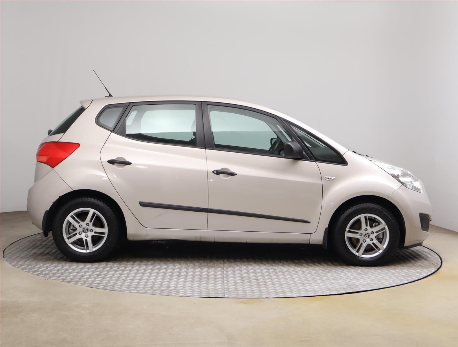Kia Venga, 1.4 CRDi, NOVÁ CENA, ČR,1.maj - fotka 6