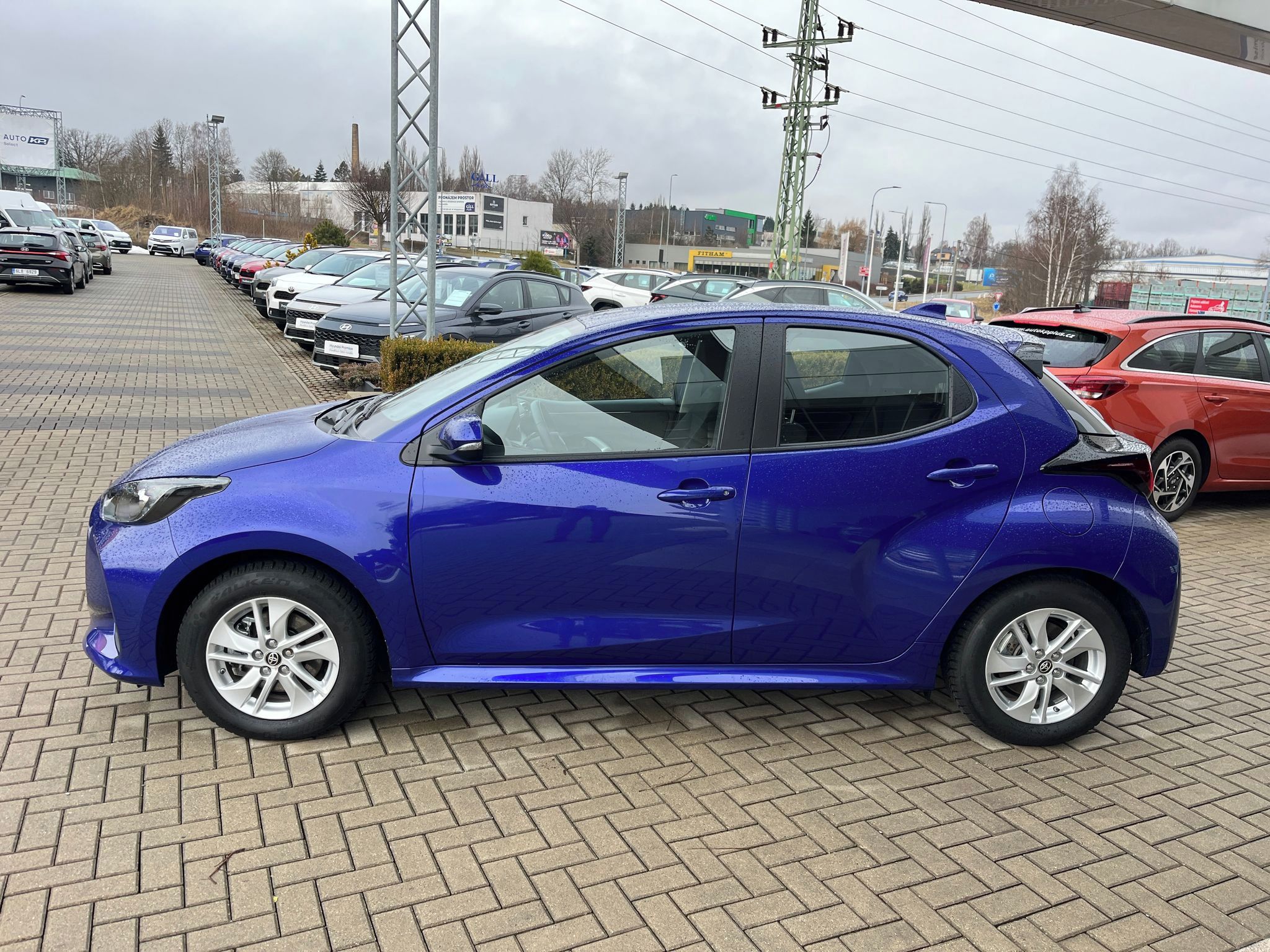Toyota Yaris, 1.5 Hybrid e-CVT Comfort - fotka 3