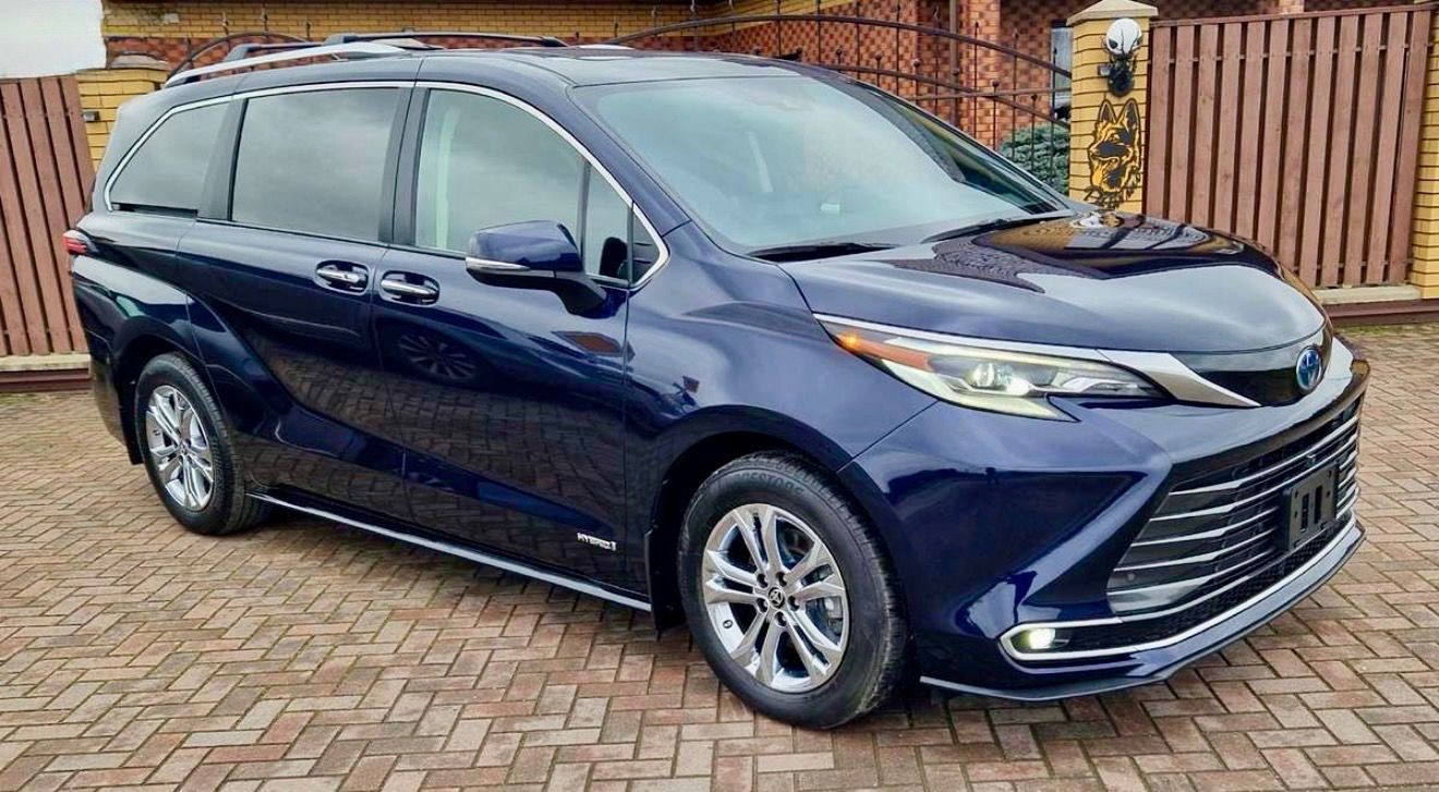 Toyota Sienna, 2.5L Platinum 4x4 Full Full - fotka 2