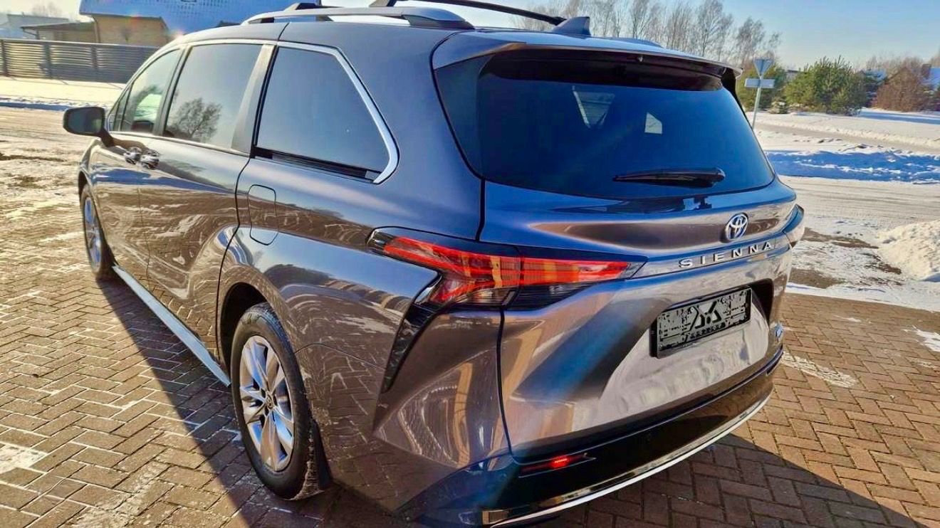 Toyota Sienna, 2.5L Limited - fotka 5